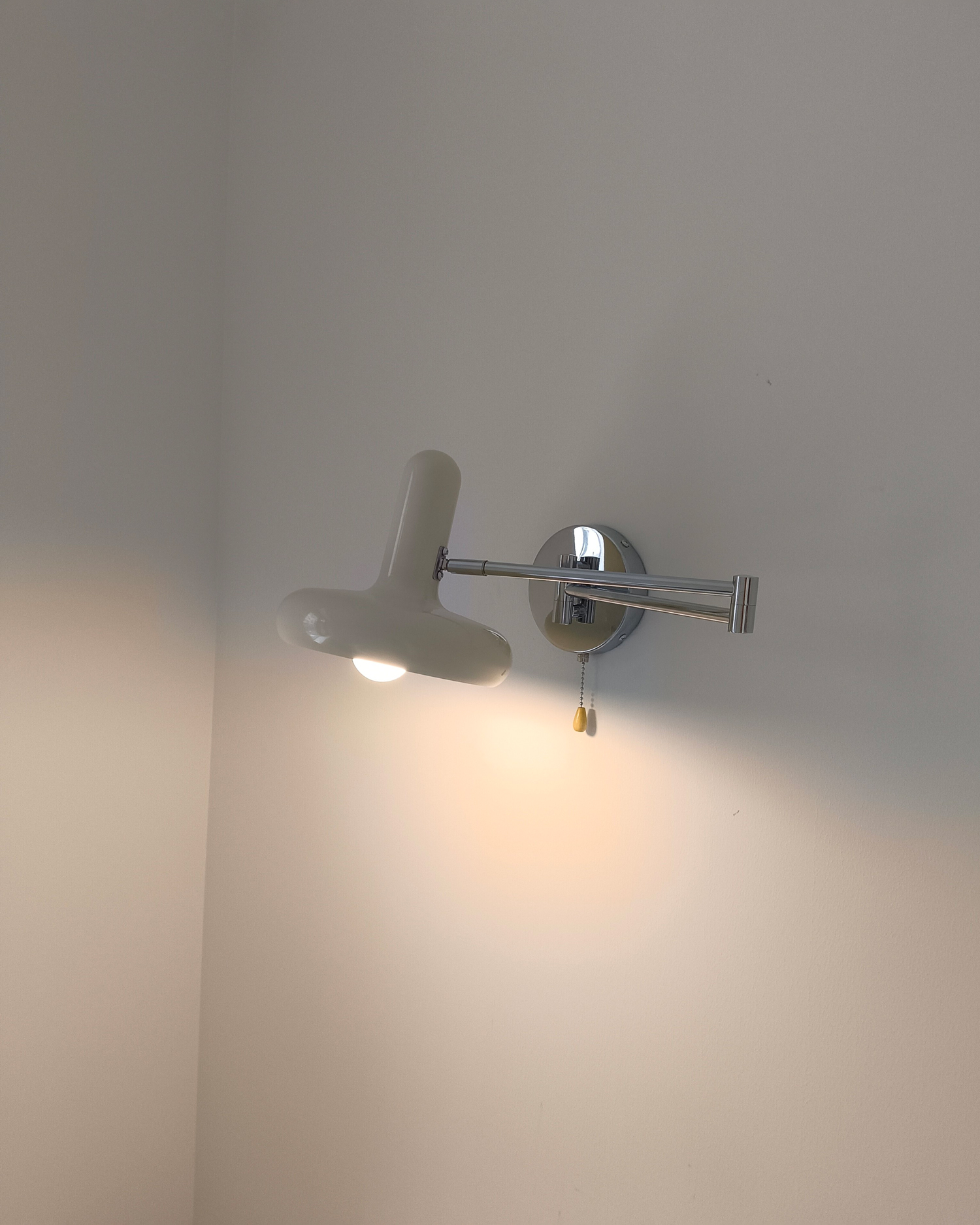 Huddle Swing Wall Lamp