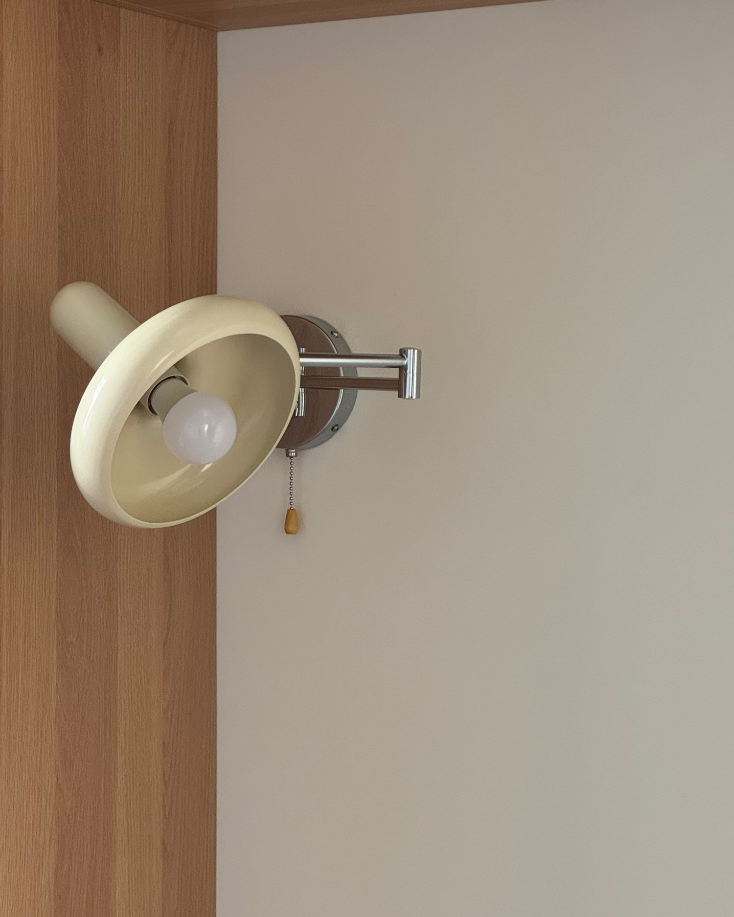 Huddle Swing Wall Lamp