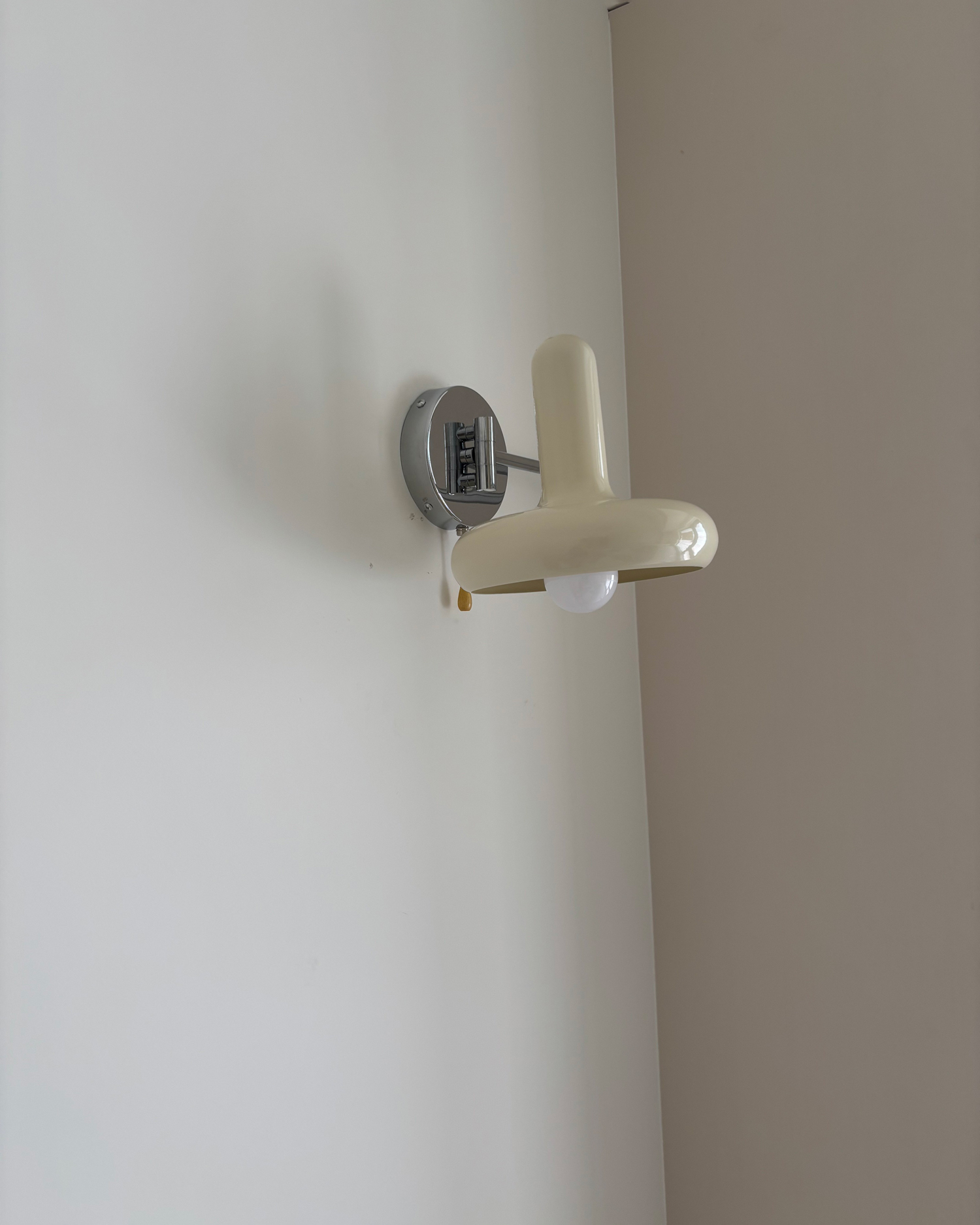 Huddle Swing Wall Lamp