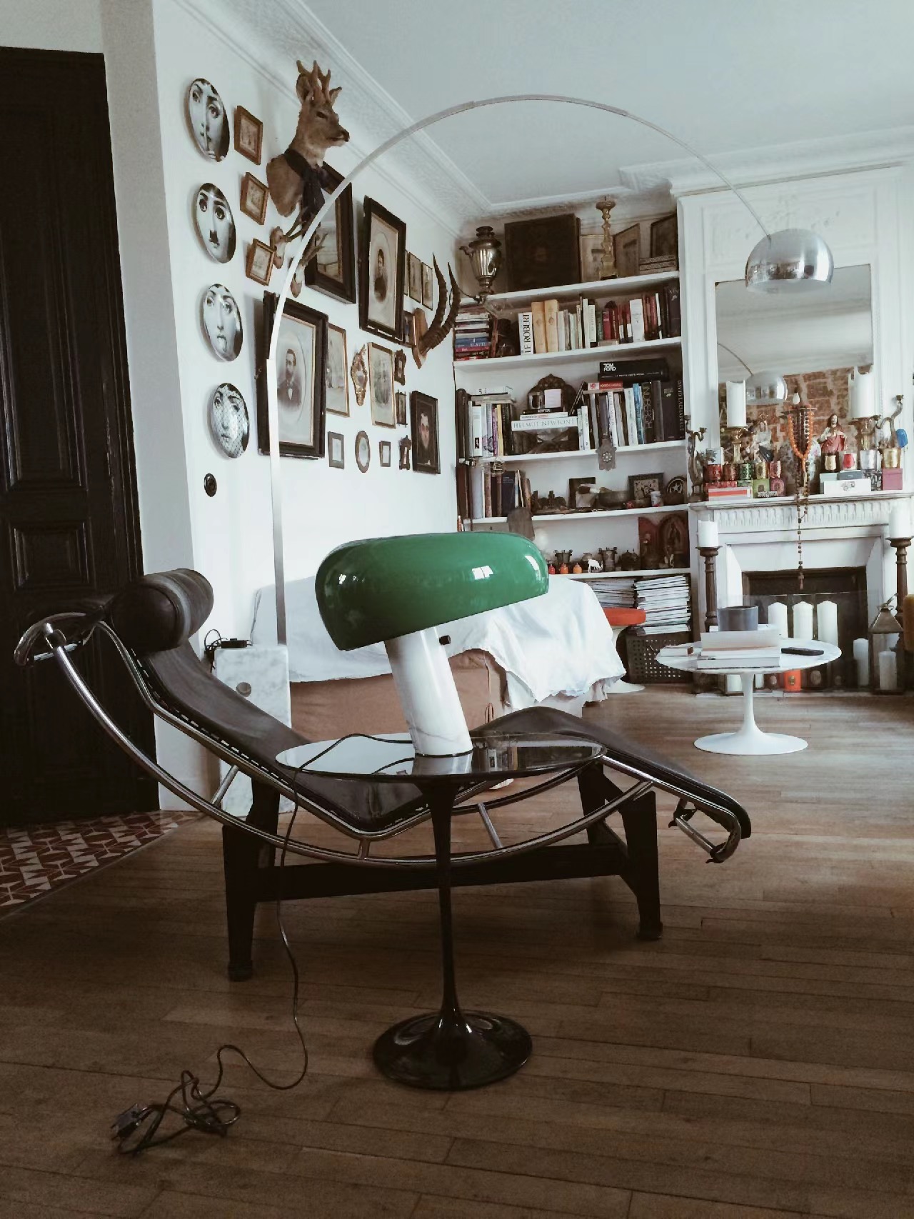 Marble Snoopy Table Lamp