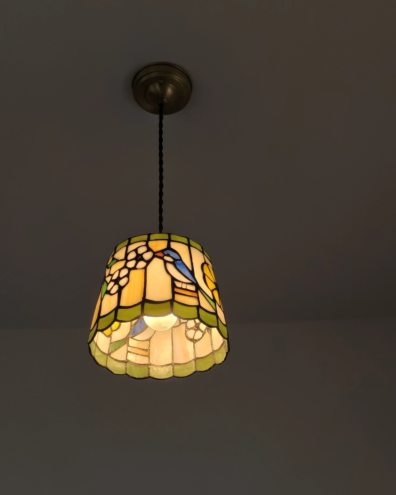 Kachō Stained Glass Pendant Light