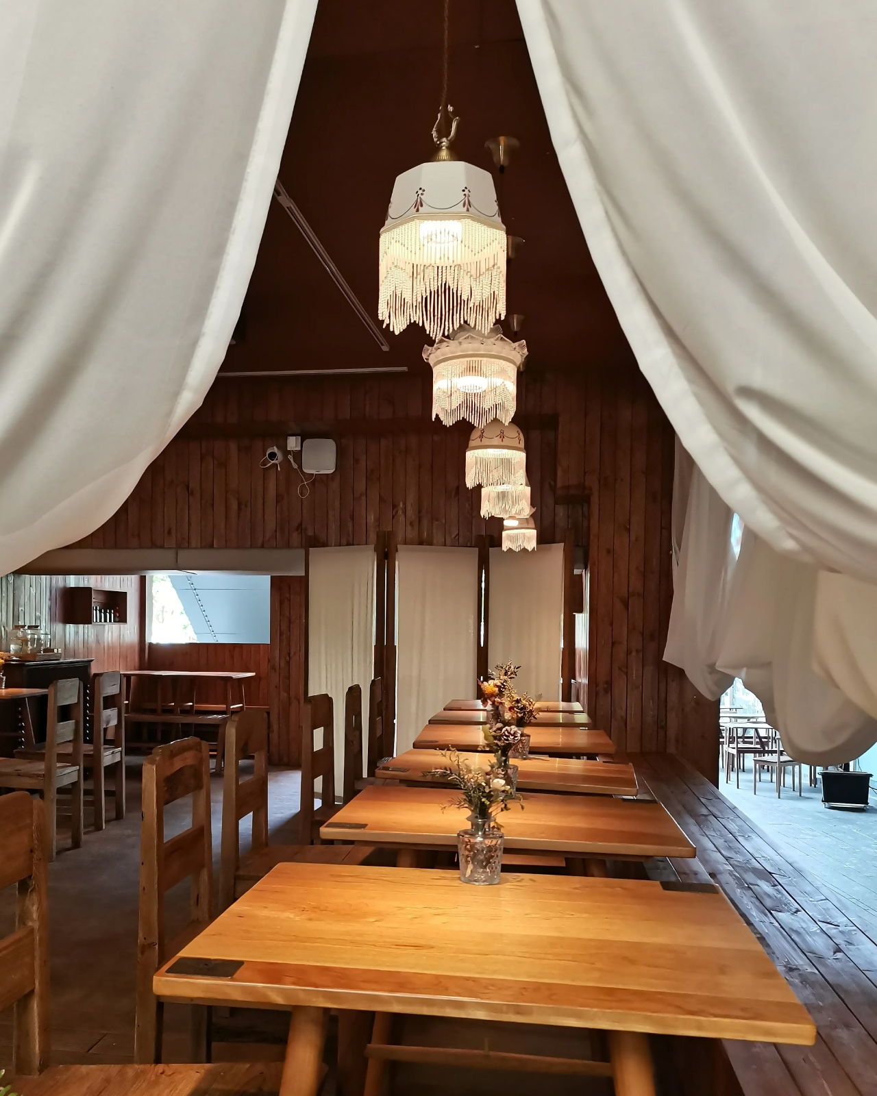 Lacefall Ceramic Pendant Light