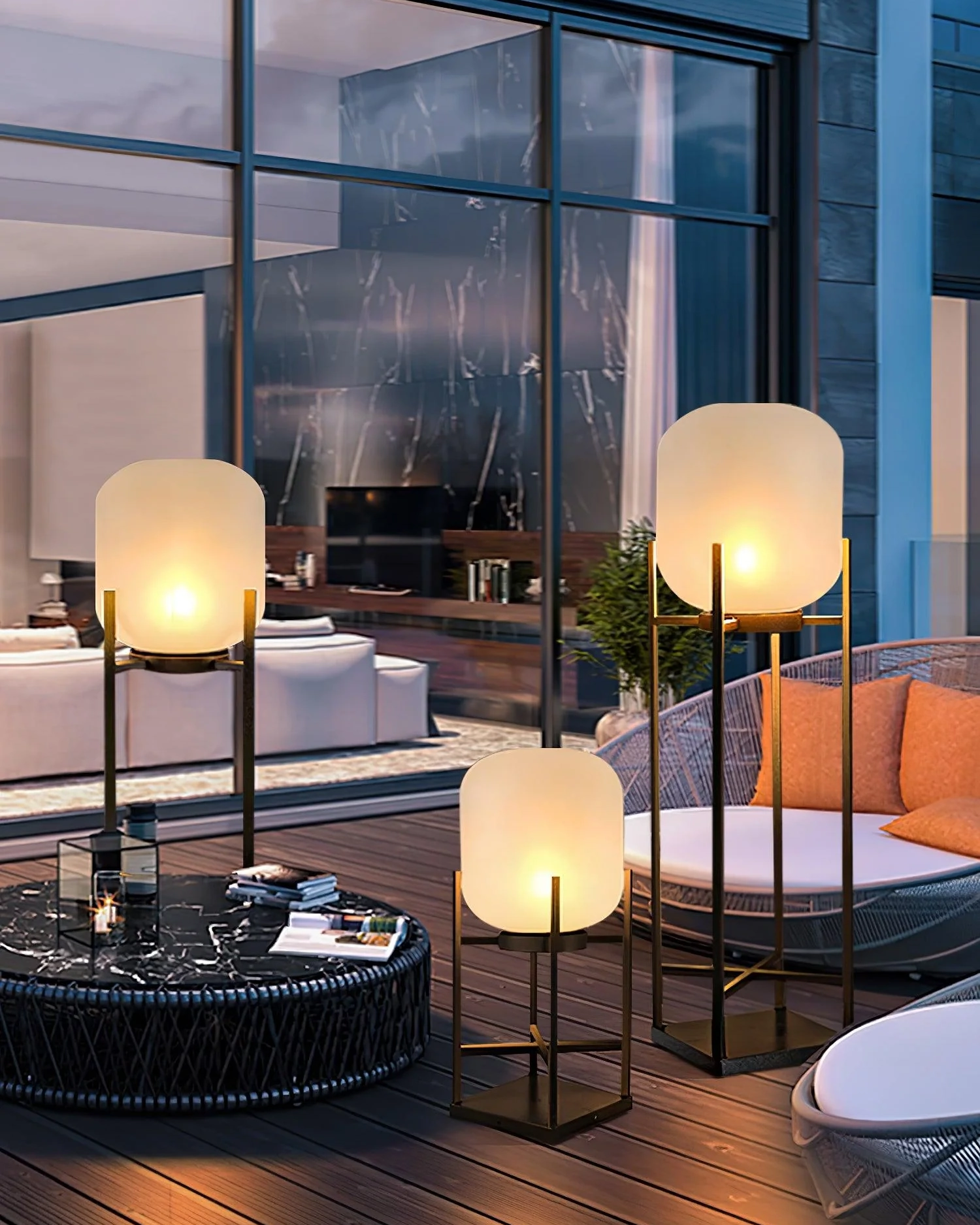 Lantern Outdoor Solar Floor Lamp