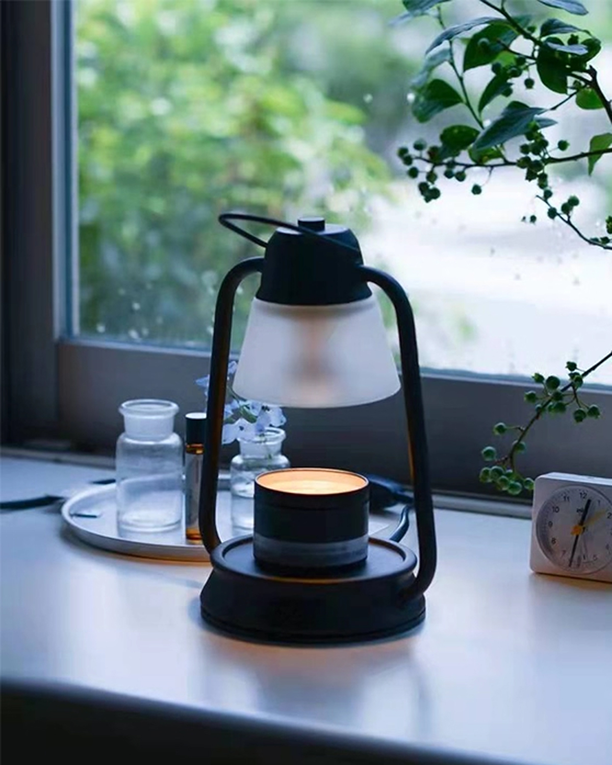 Lili Wax Warmer Table Lamp