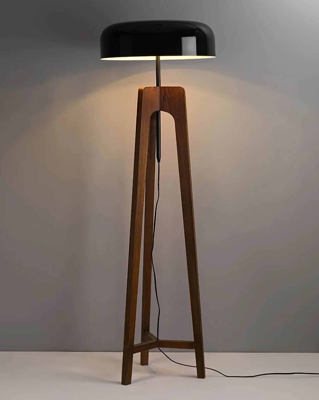 Linea Floor Lamp