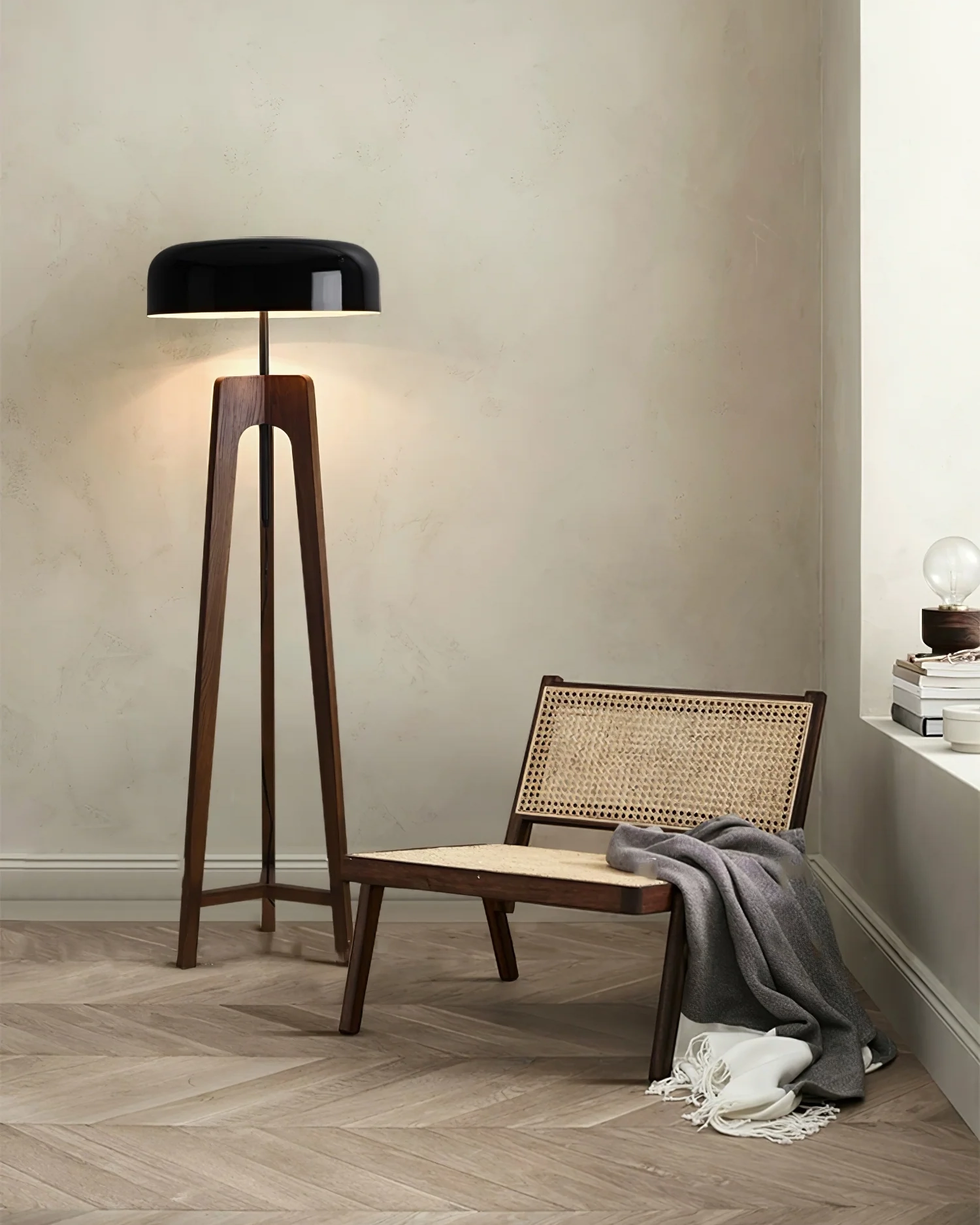 Linea Floor Lamp