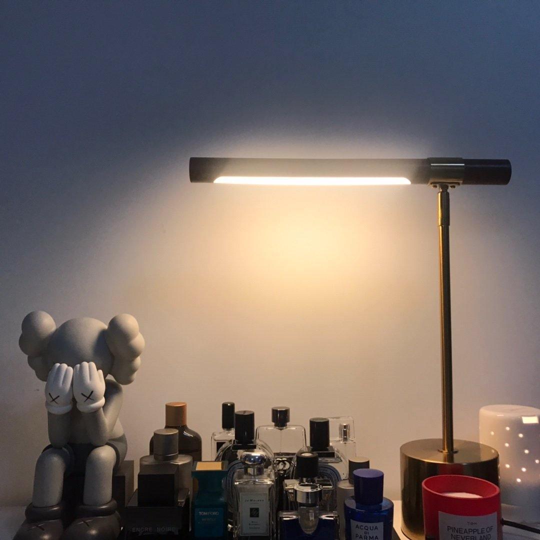 Linear Table Lamp-elegalight