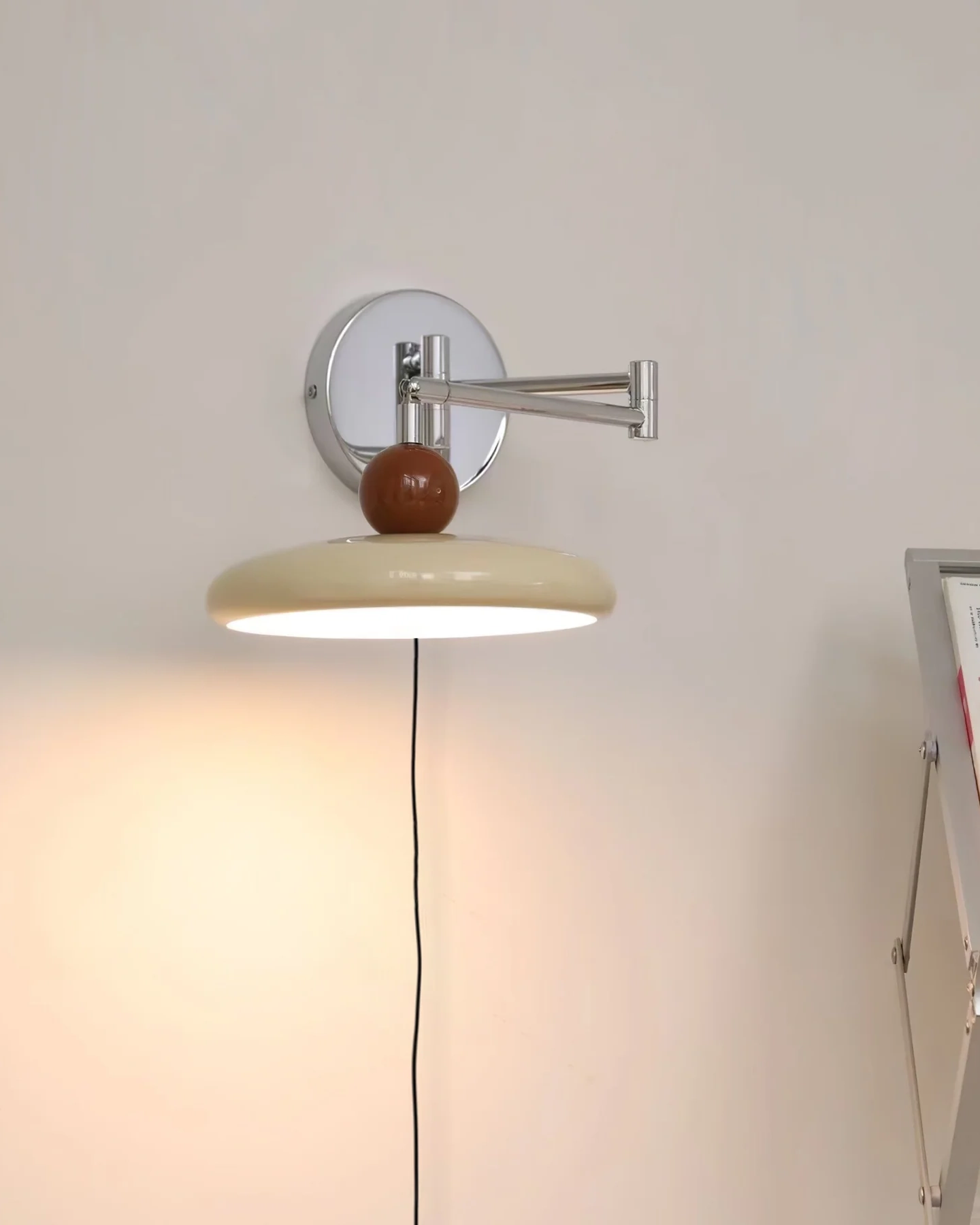 Lola Plug-in Wall Lamp