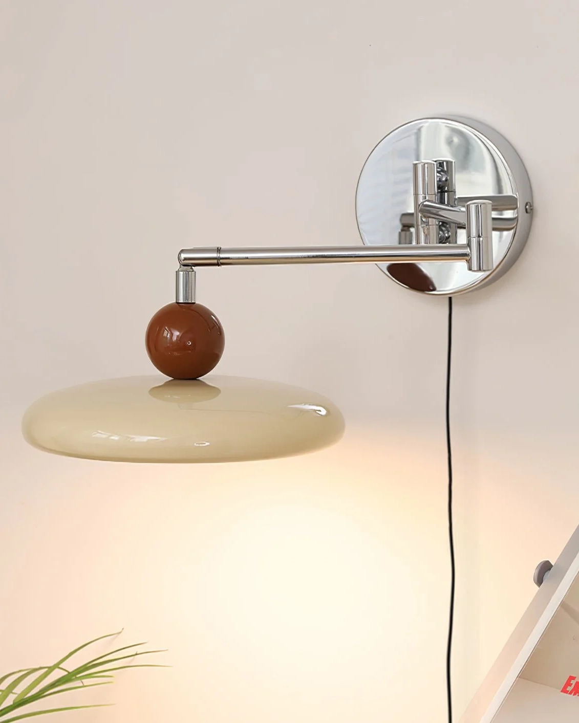 Lola Plug-in Wall Lamp