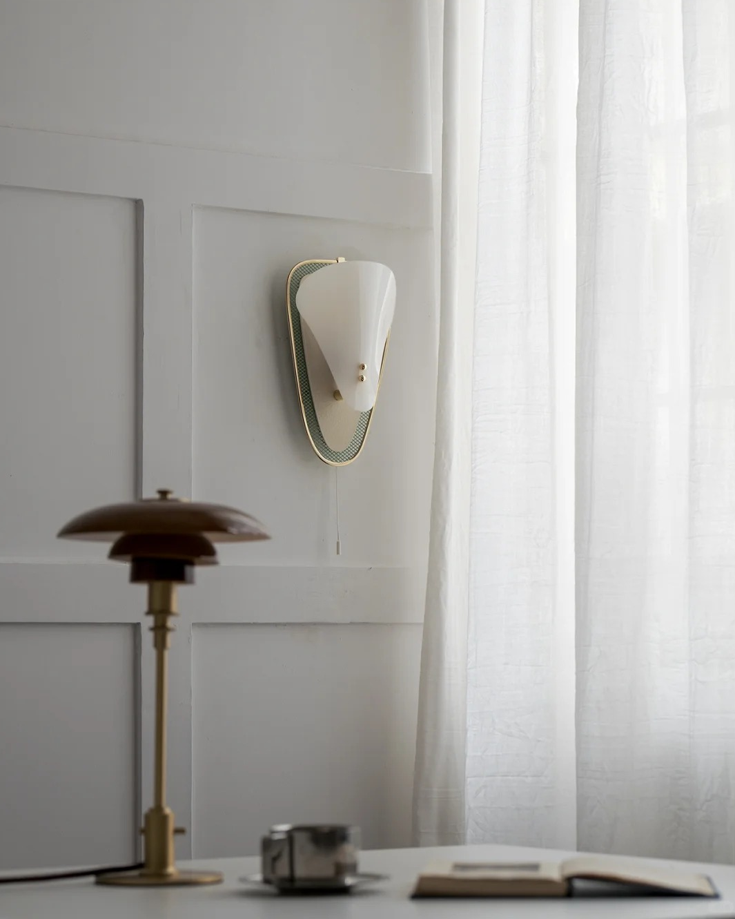 Lucent Crest Wall Lamp