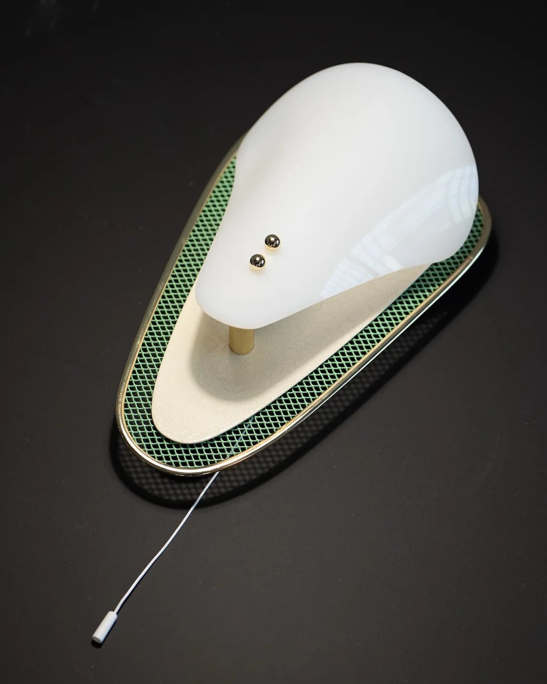 Lucent Crest Wall Lamp