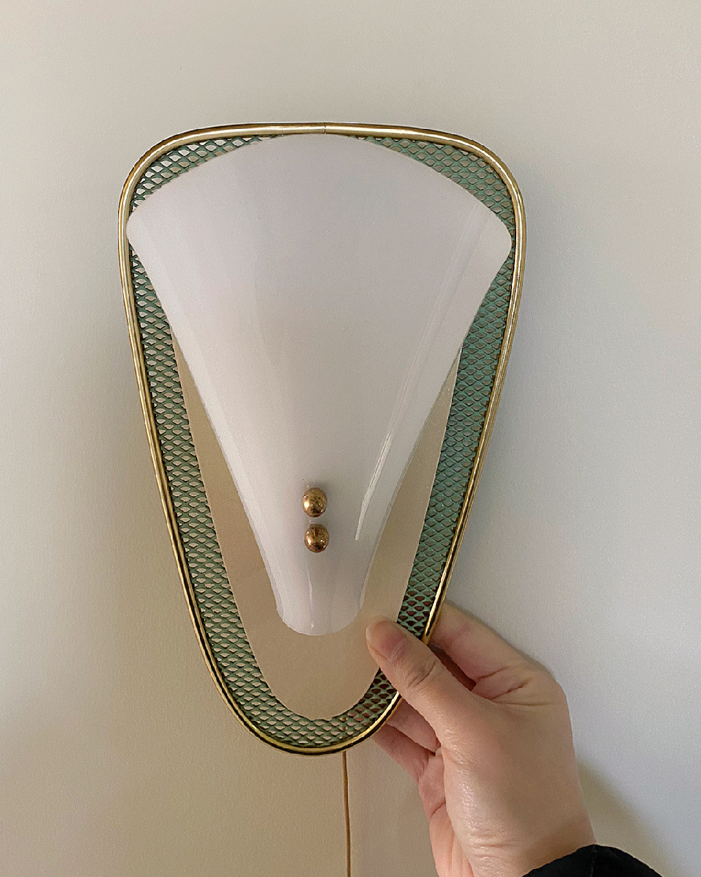 Lucent Crest Wall Lamp