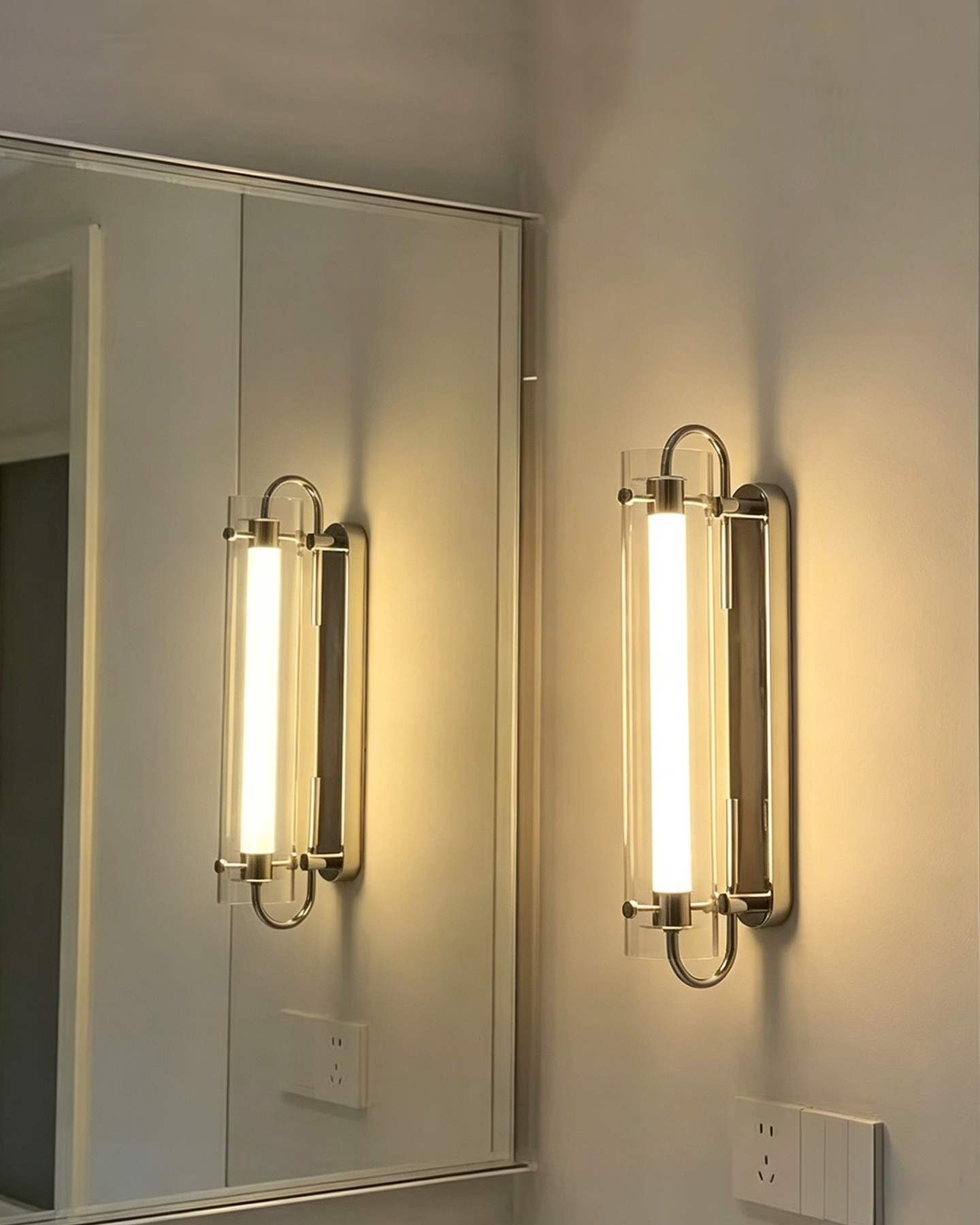 Lucid Beam Glass Wall Light
