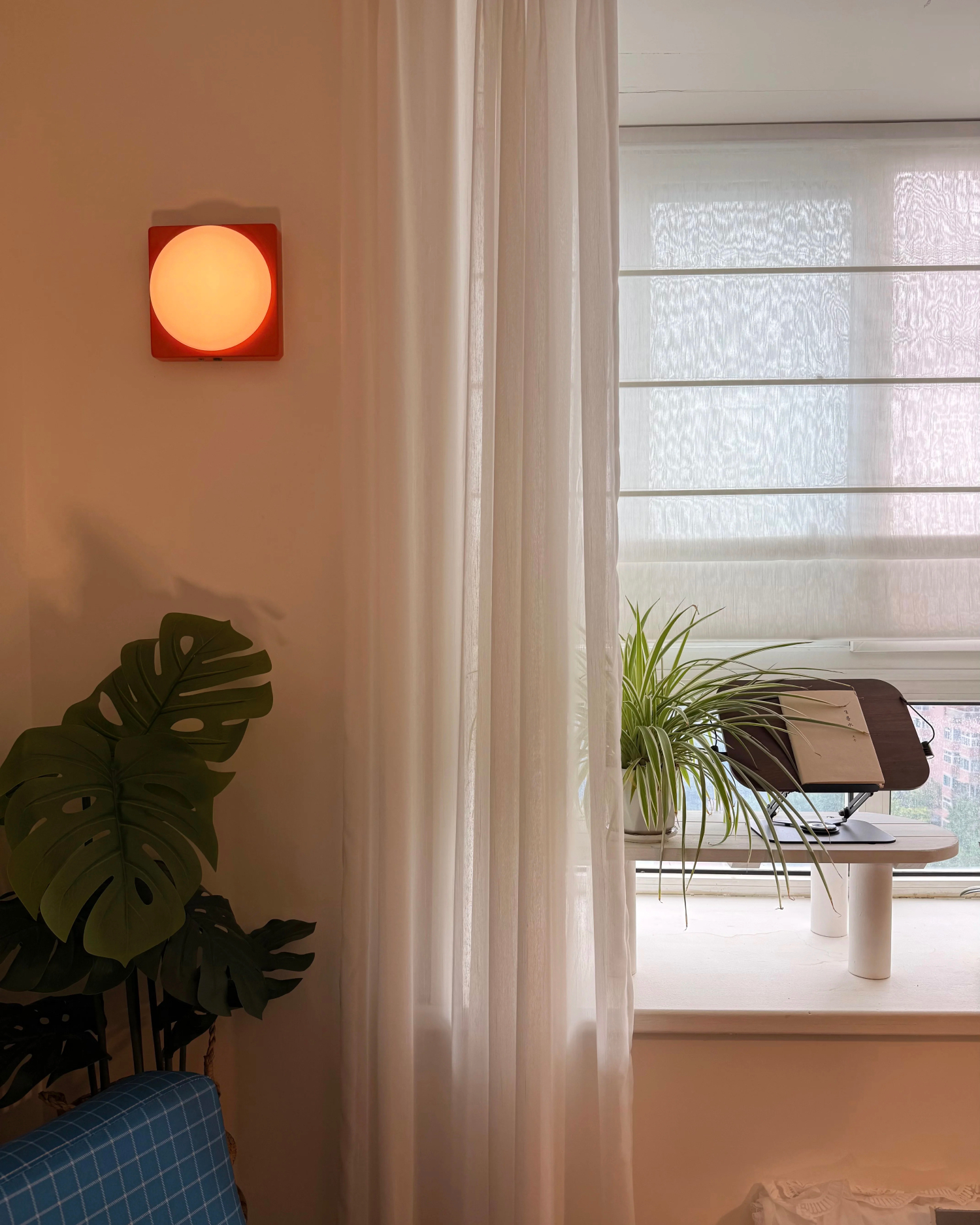 Ludo Glass Wall Sconce