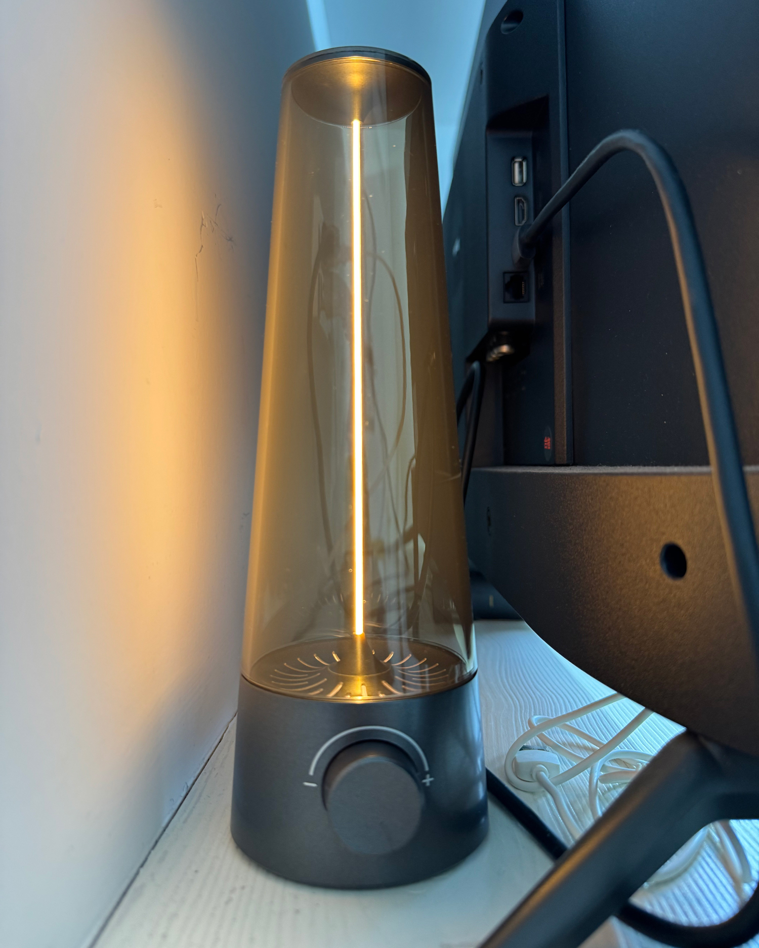 Lumen Thread Rechargeable Table Lamp