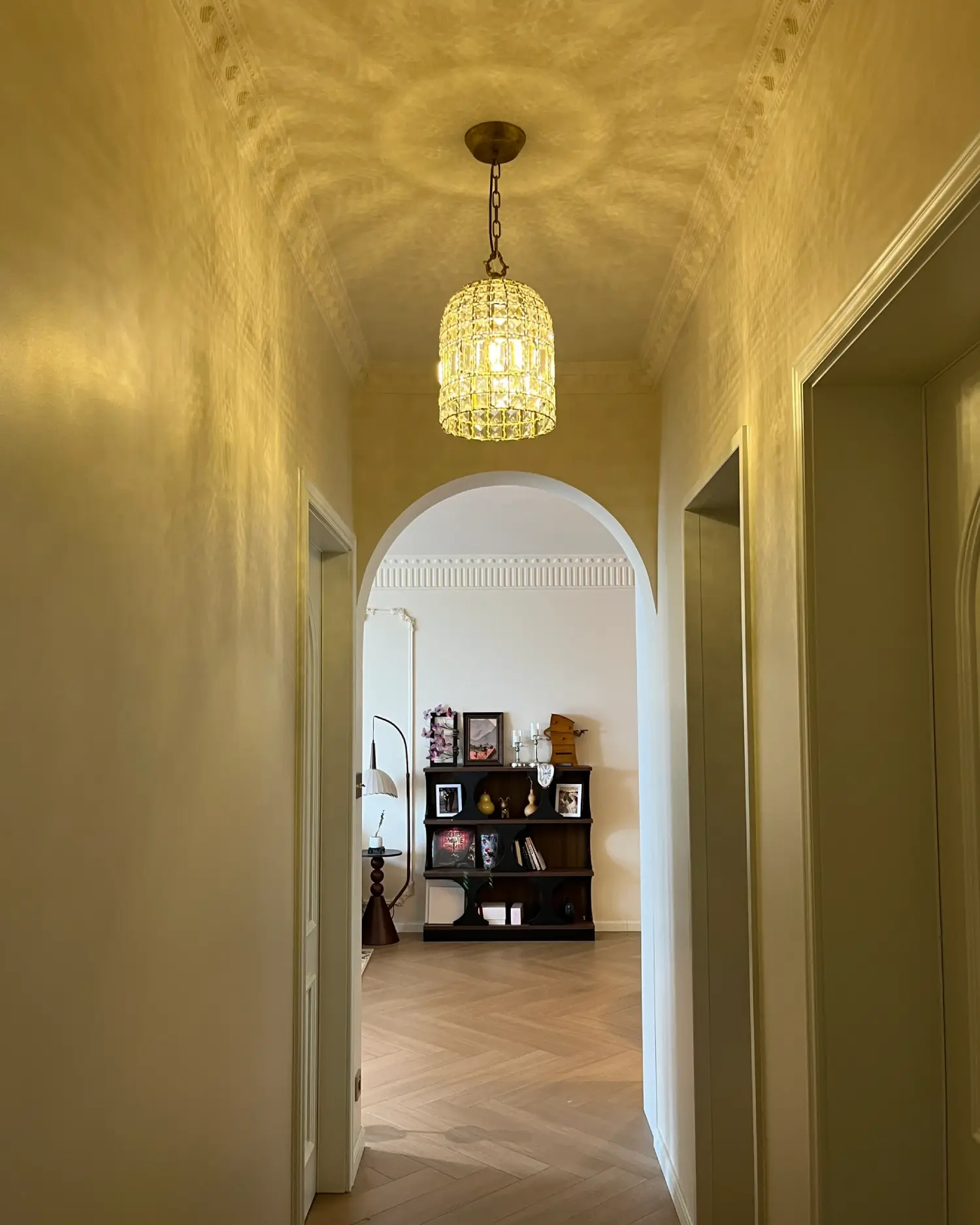 Lumiere Cage Pendant Light