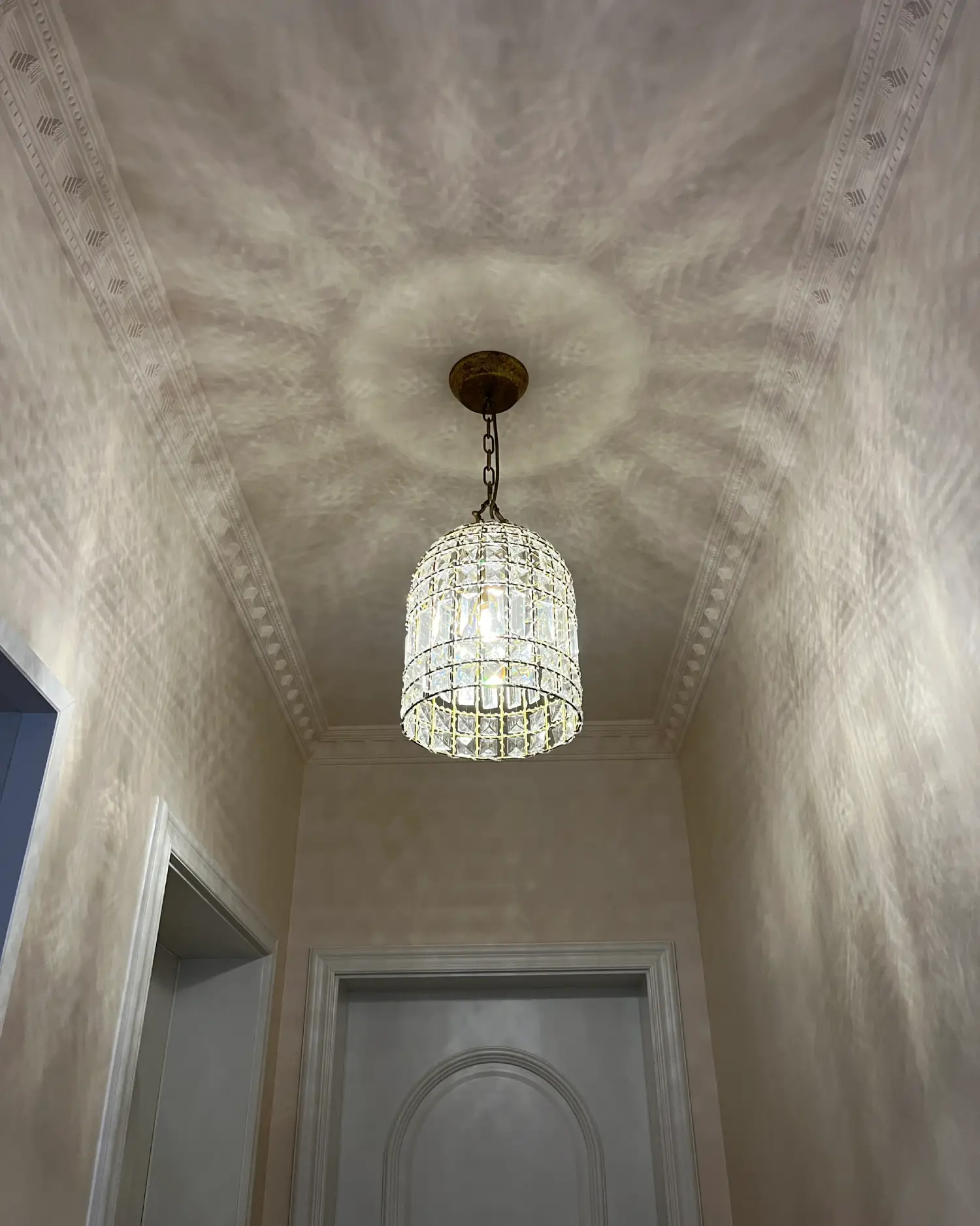 Lumiere Cage Pendant Light