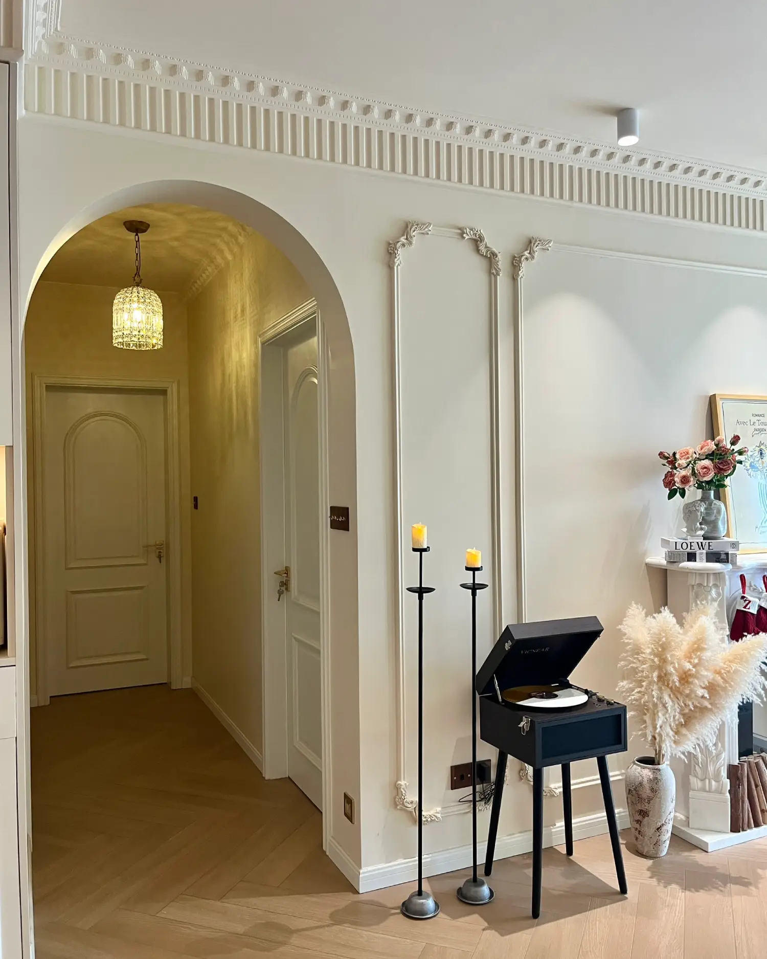 Lumiere Cage Pendant Light