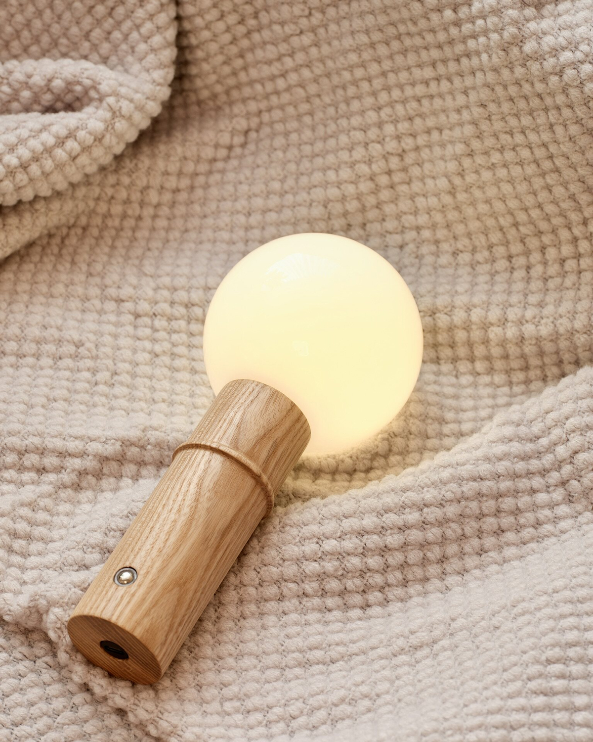 Lumo Mic Wall Lamp