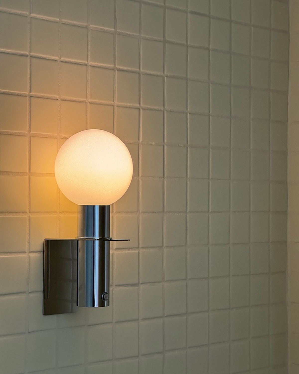 Lumo Mic Wall Lamp
