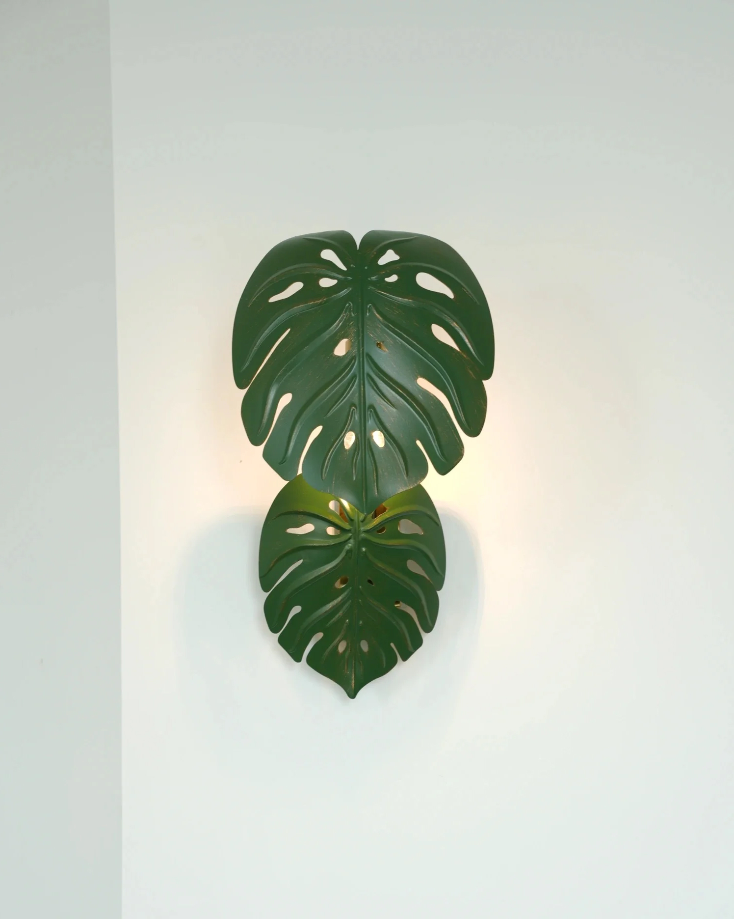 Lush Leaf Wall Light