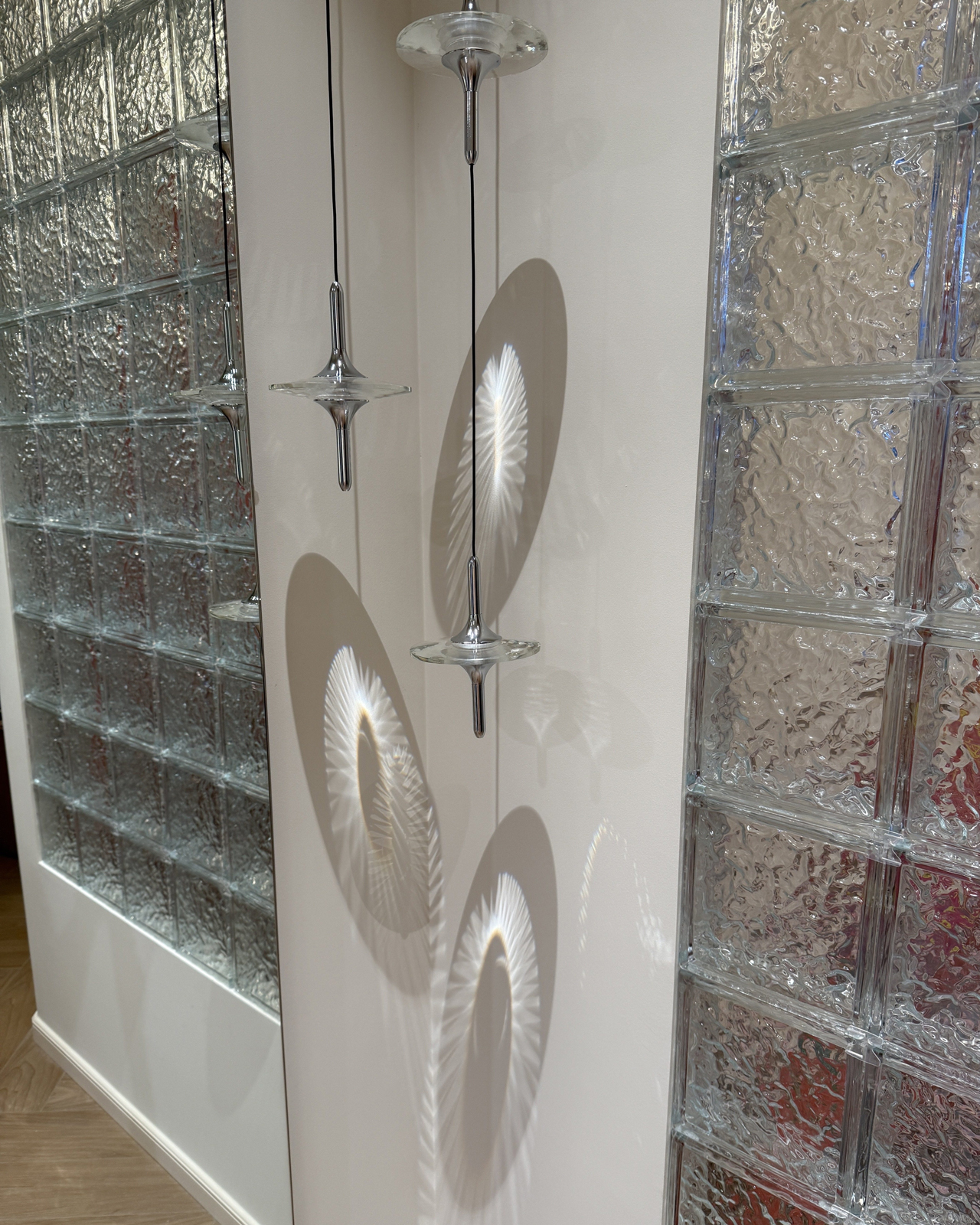 Lustre Crystal Pendant Light