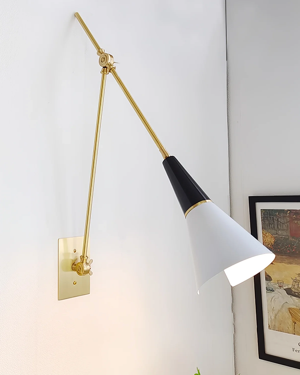 Magari Wall Lamp