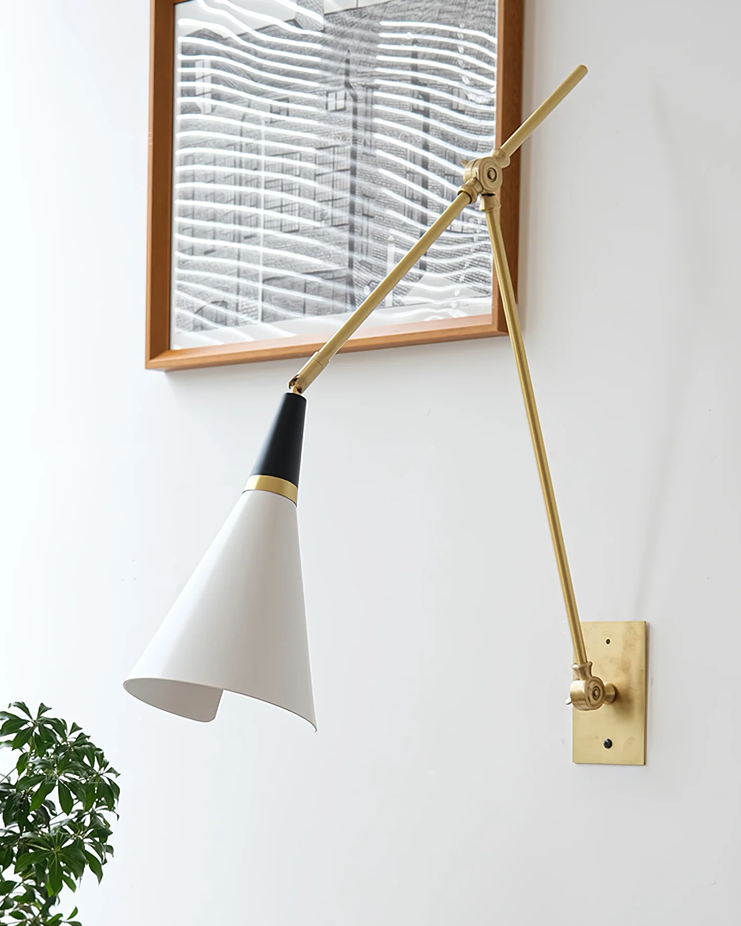 Magari Wall Lamp