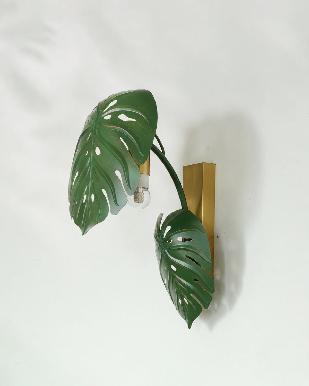 Lush Leaf Wall Light