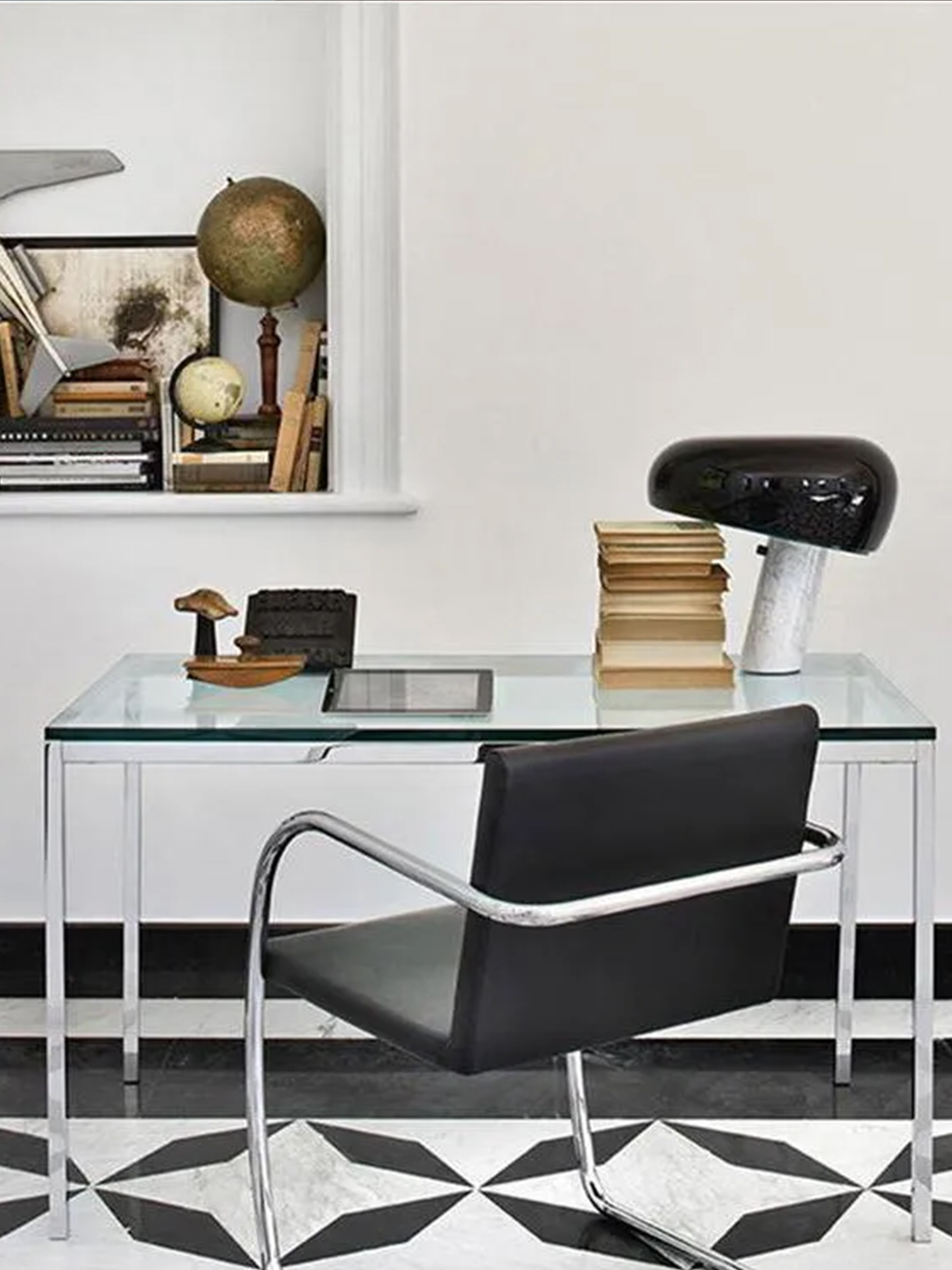 Marble Snoopy Table Lamp