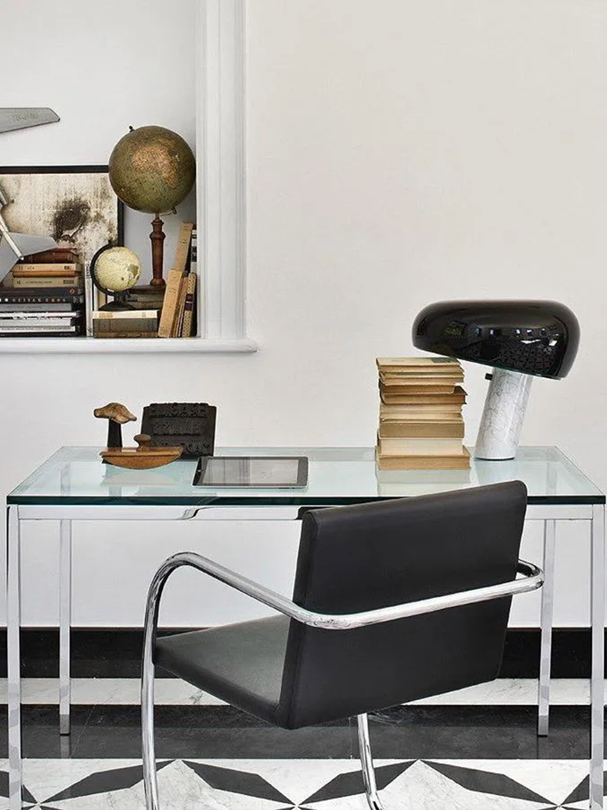 Marble Snoopy Table Lamp