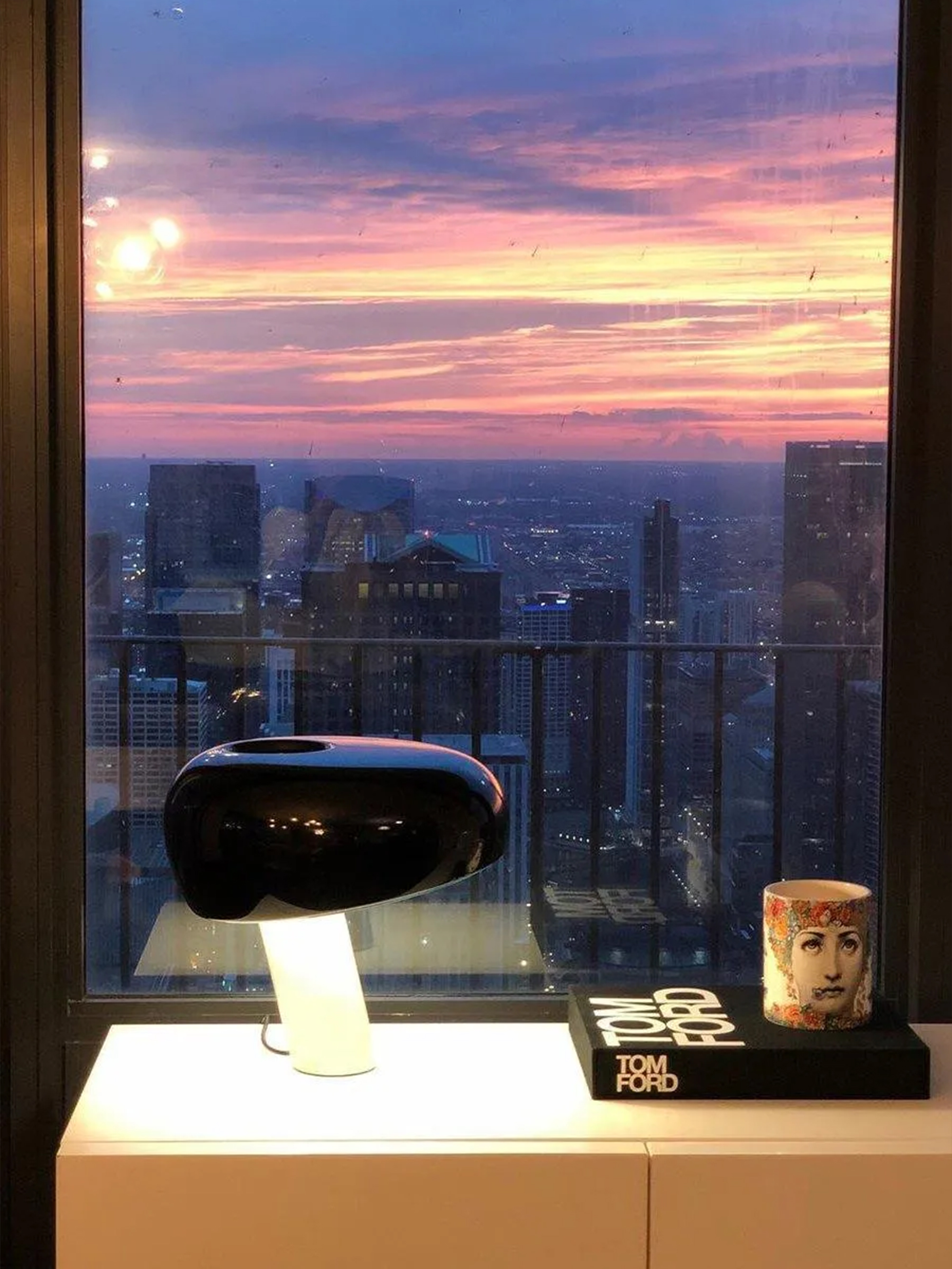 Marble Snoopy Table Lamp