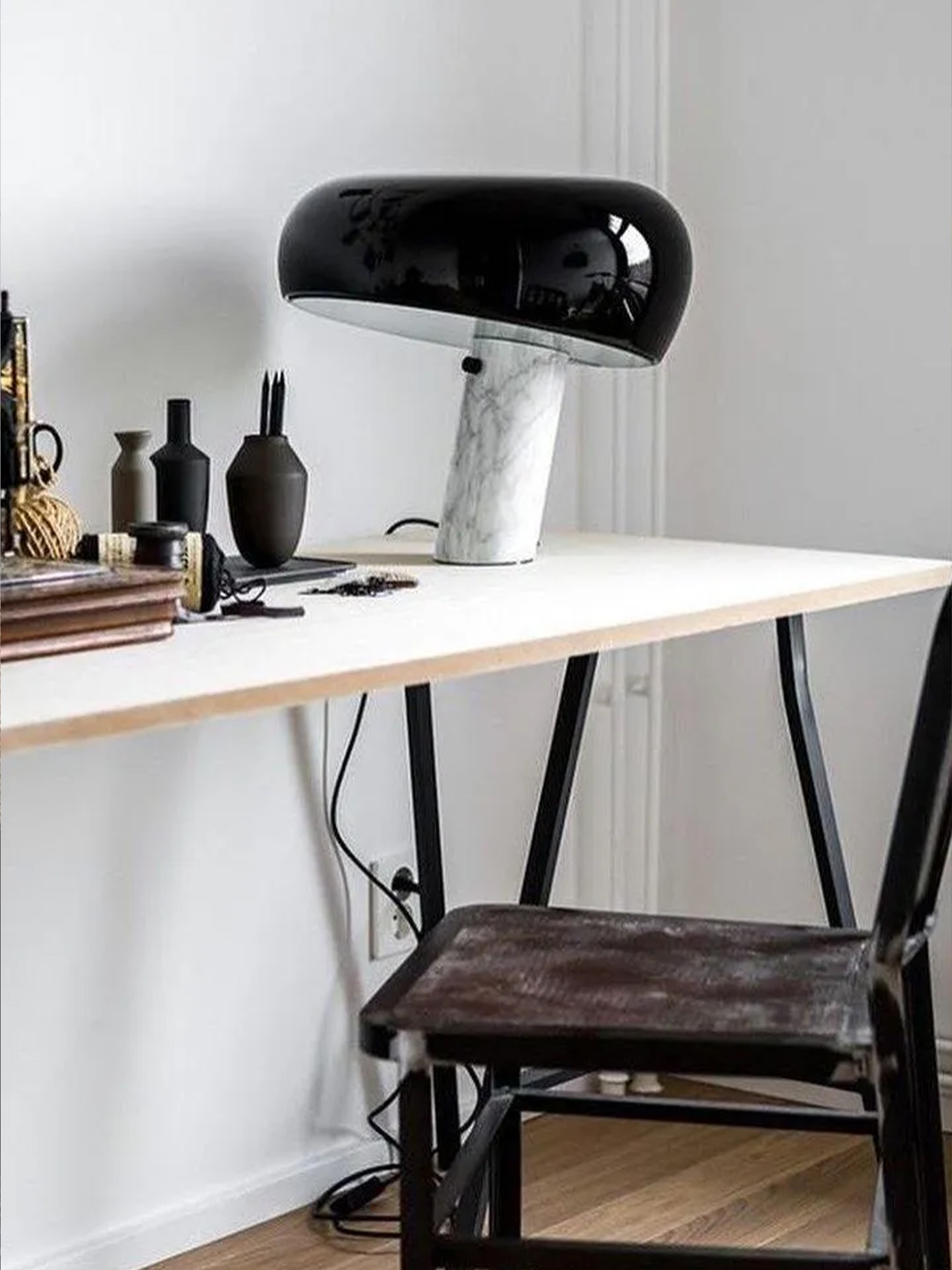 Marble Snoopy Table Lamp