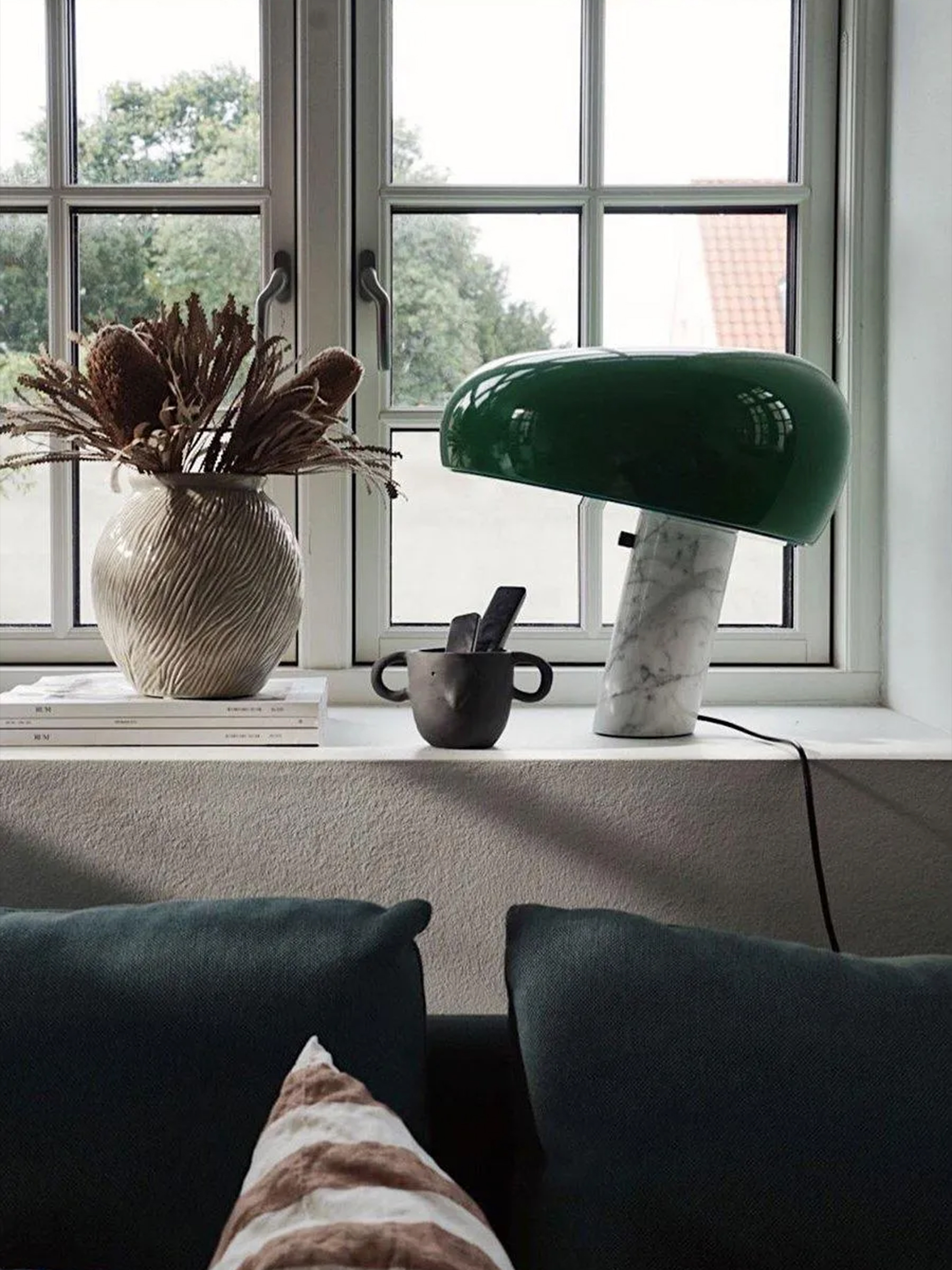 Marble Snoopy Table Lamp