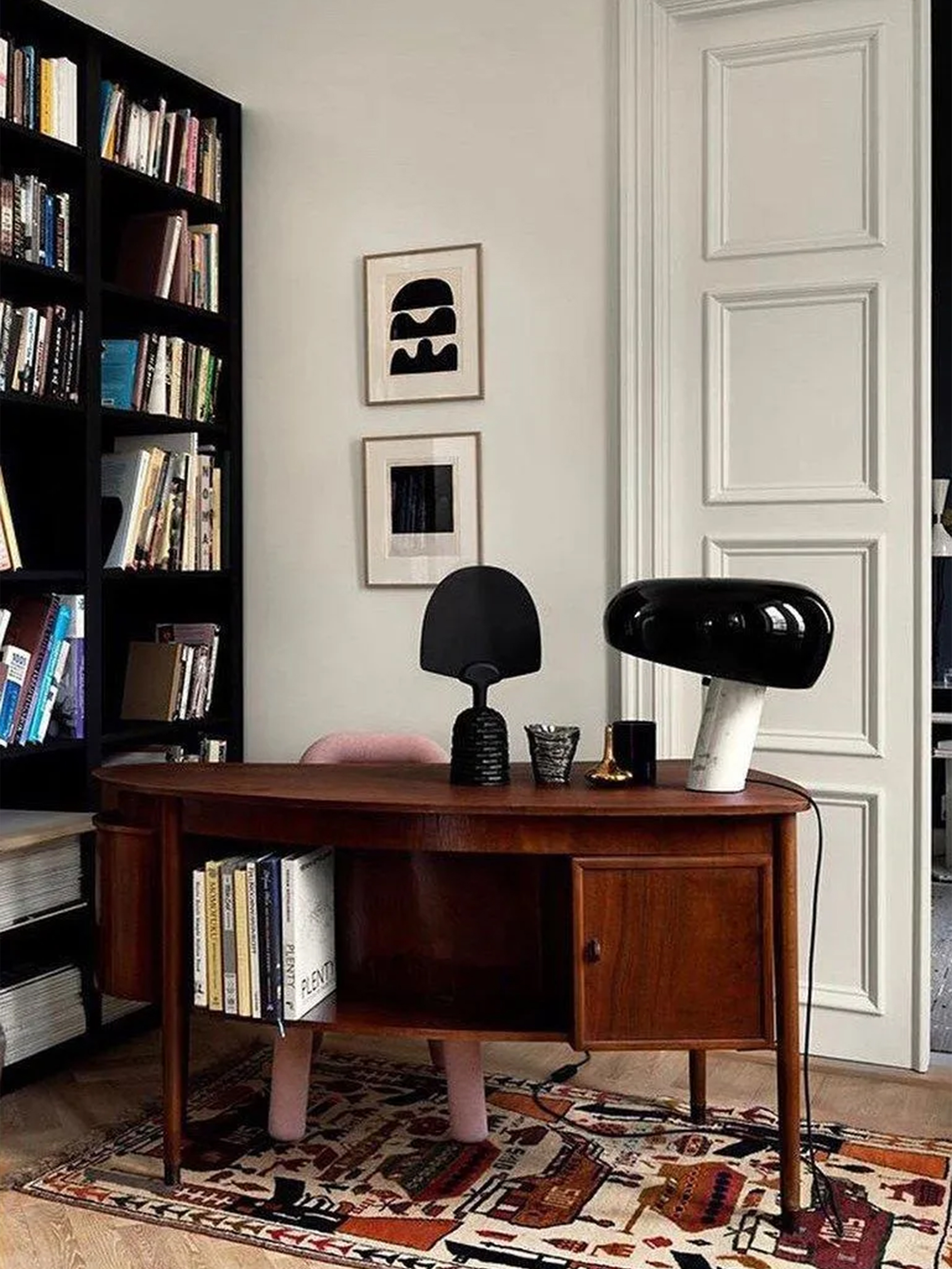 Marble Snoopy Table Lamp