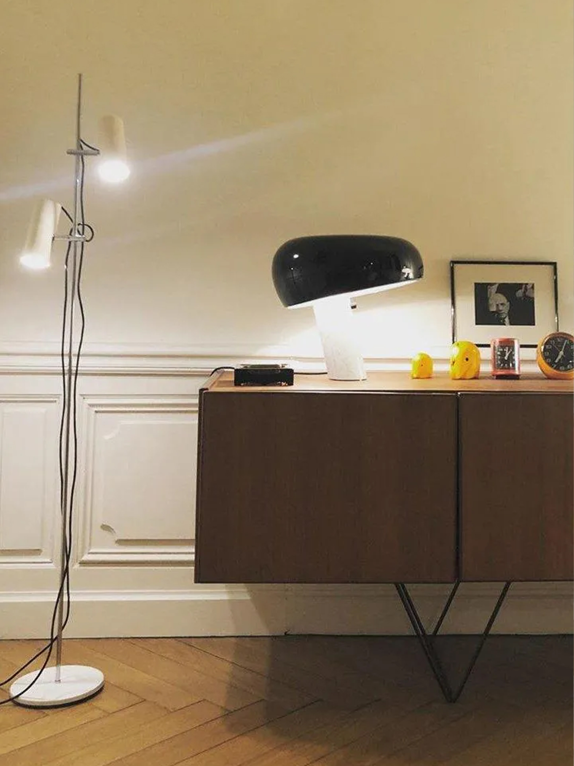 Marble Snoopy Table Lamp