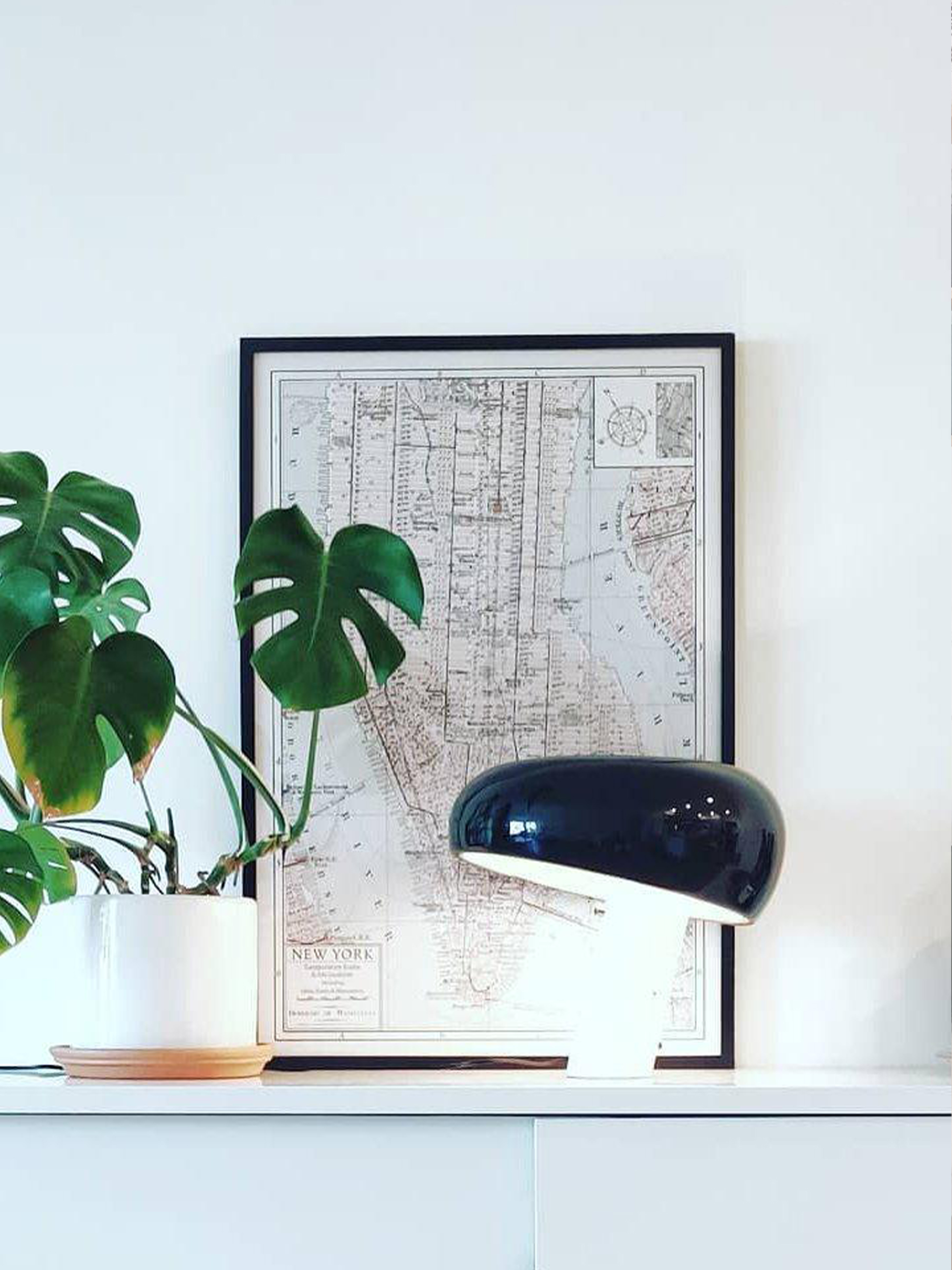 Marble Snoopy Table Lamp