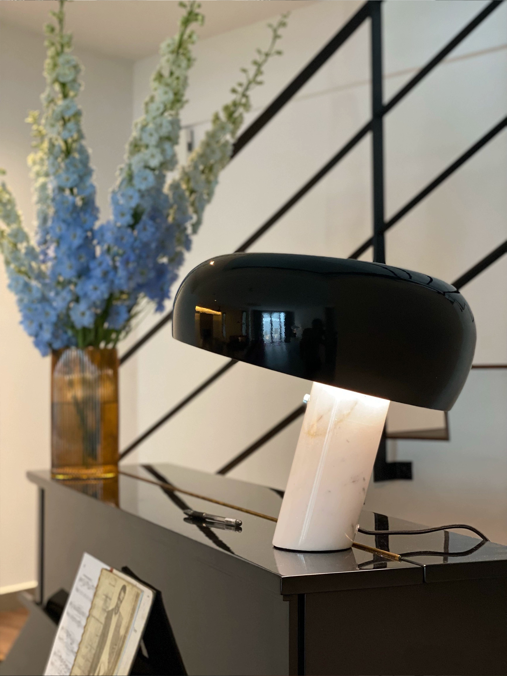 Marble Snoopy Table Lamp