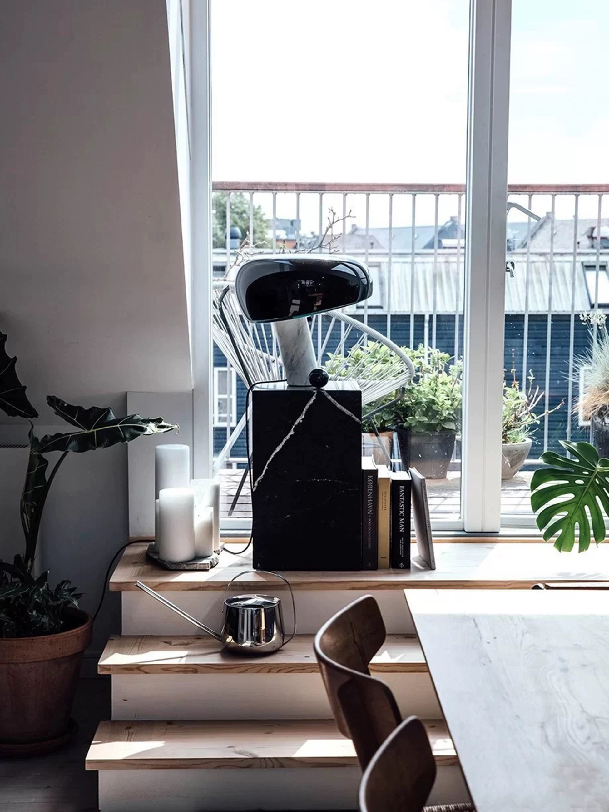 Marble Snoopy Table Lamp