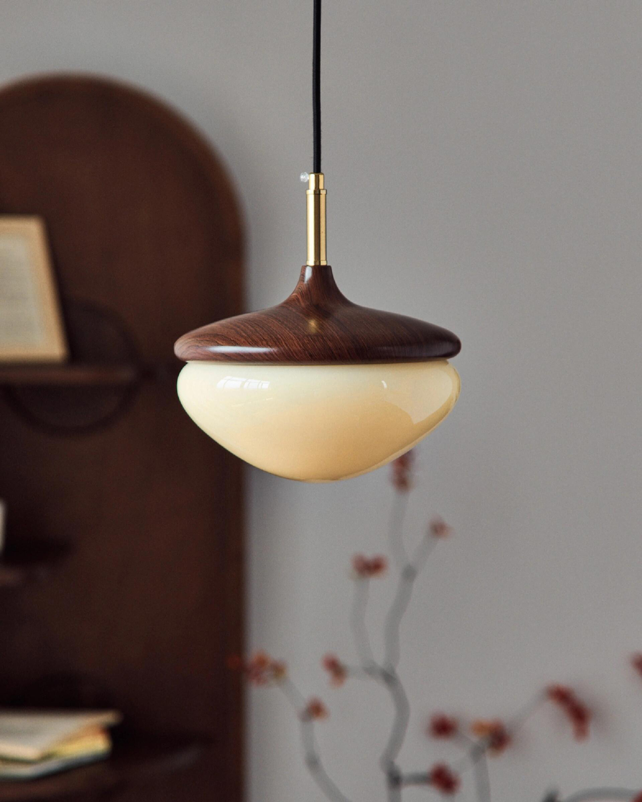 Marron Glow Pendant Light