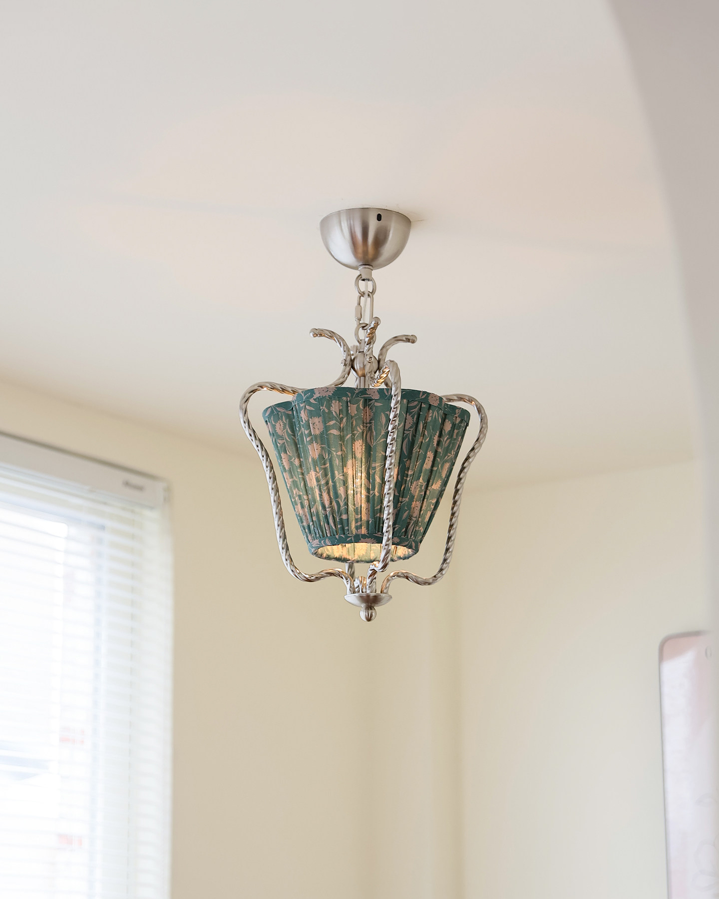 Meadow Glow Pendant Light