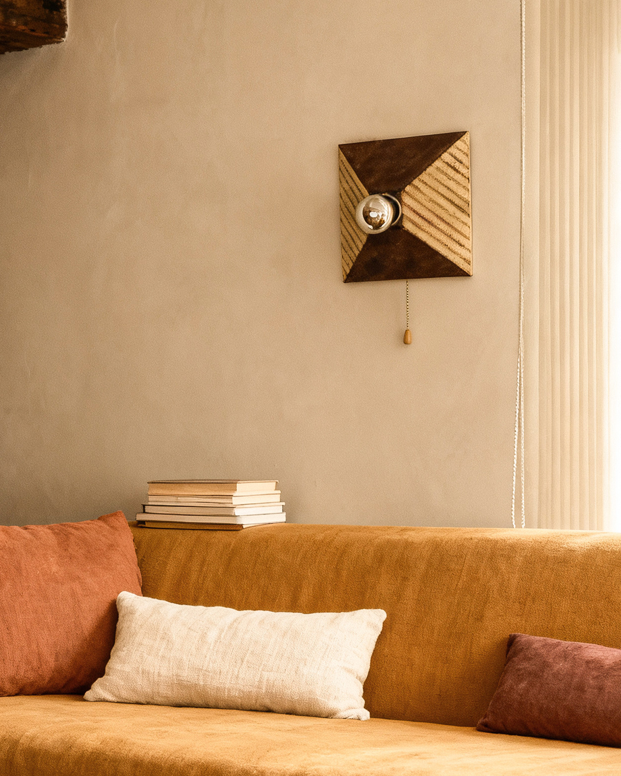 Medina Relief Wall Lamp