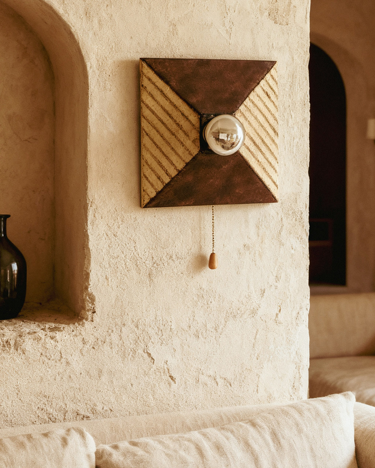 Medina Relief Wall Lamp