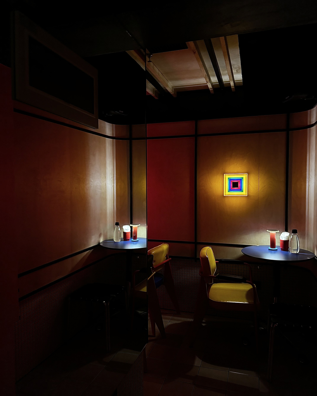 Memphis Frame Wall Light