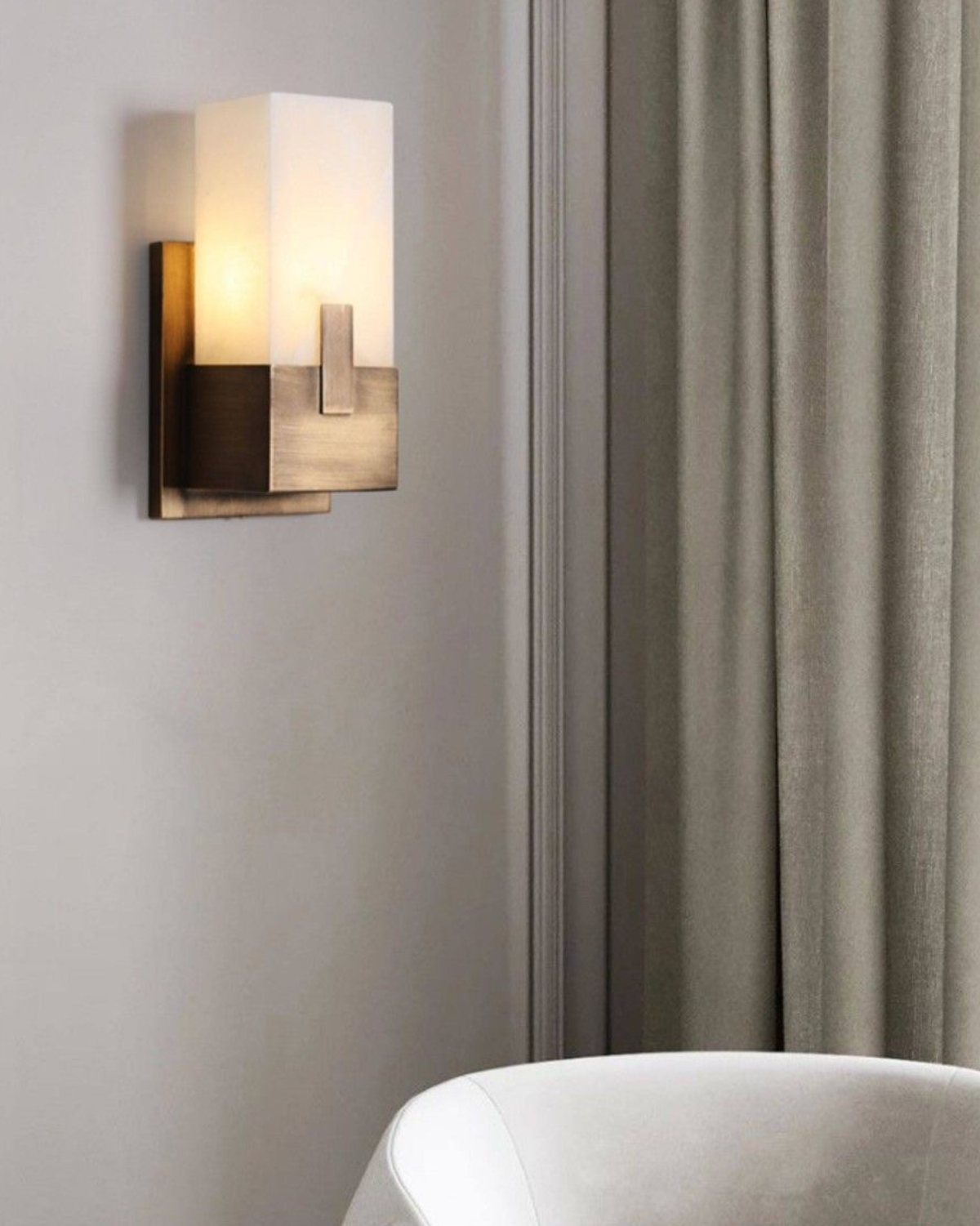 Misty Pillar Alabaster Wall Sconce