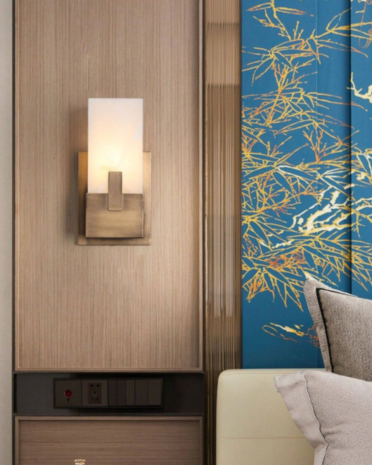 Misty Pillar Alabaster Wall Sconce