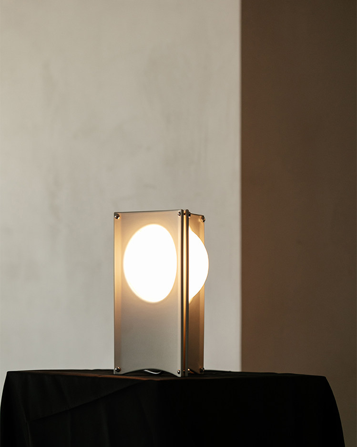 Momo Glow Table Lamp