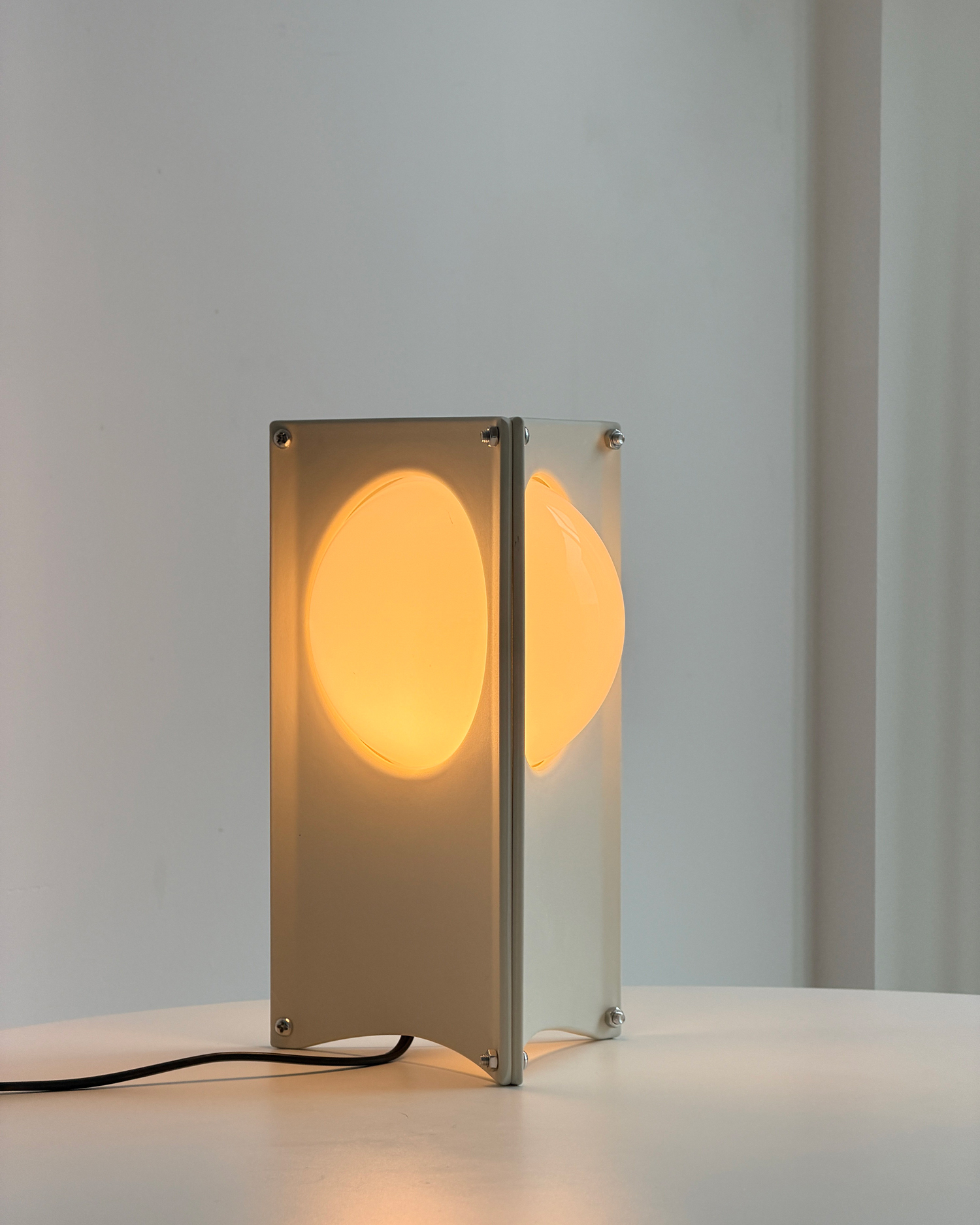 Momo Glow Table Lamp