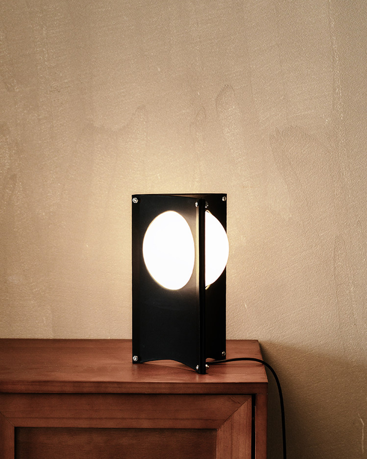 Momo Glow Table Lamp