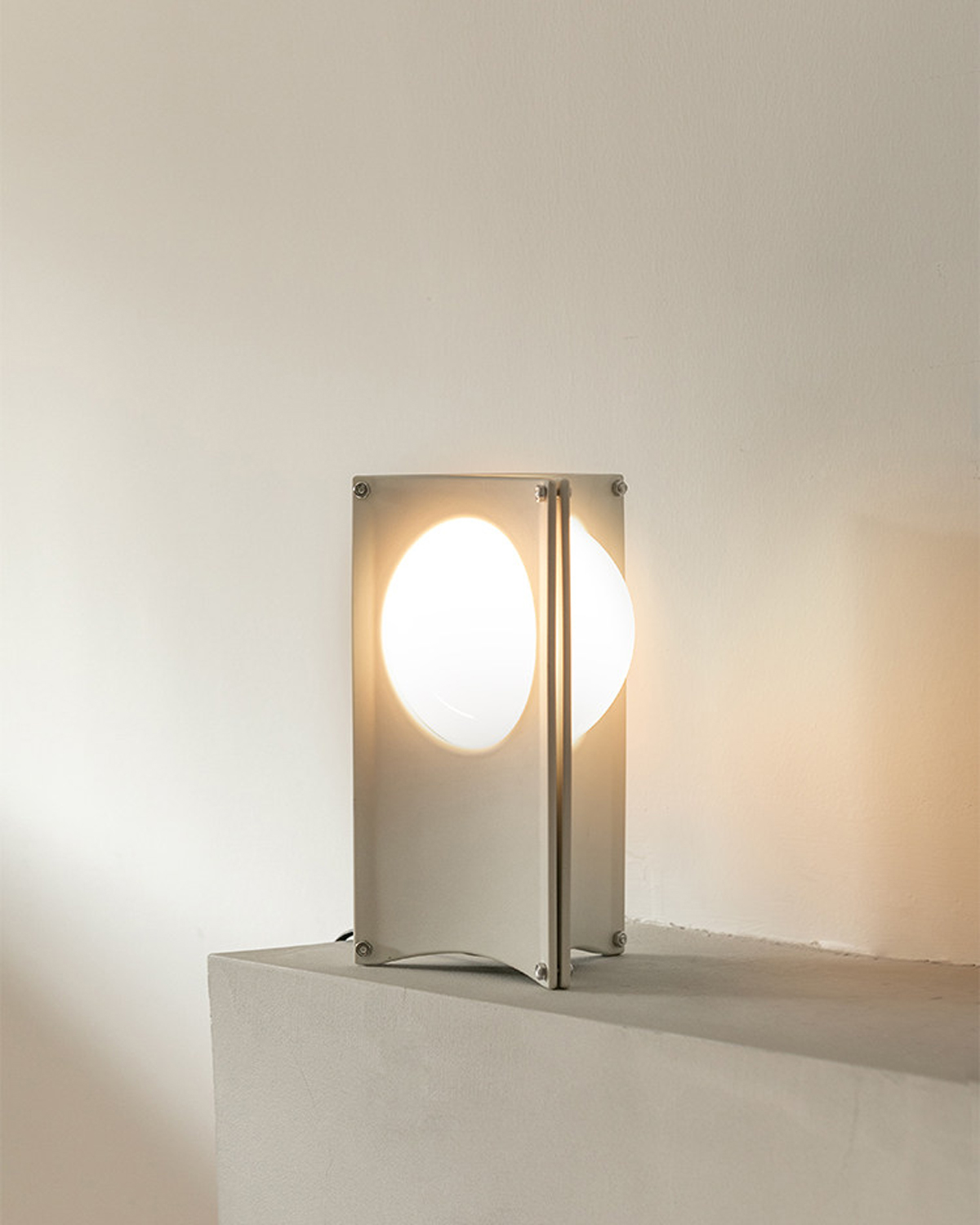 Momo Glow Table Lamp